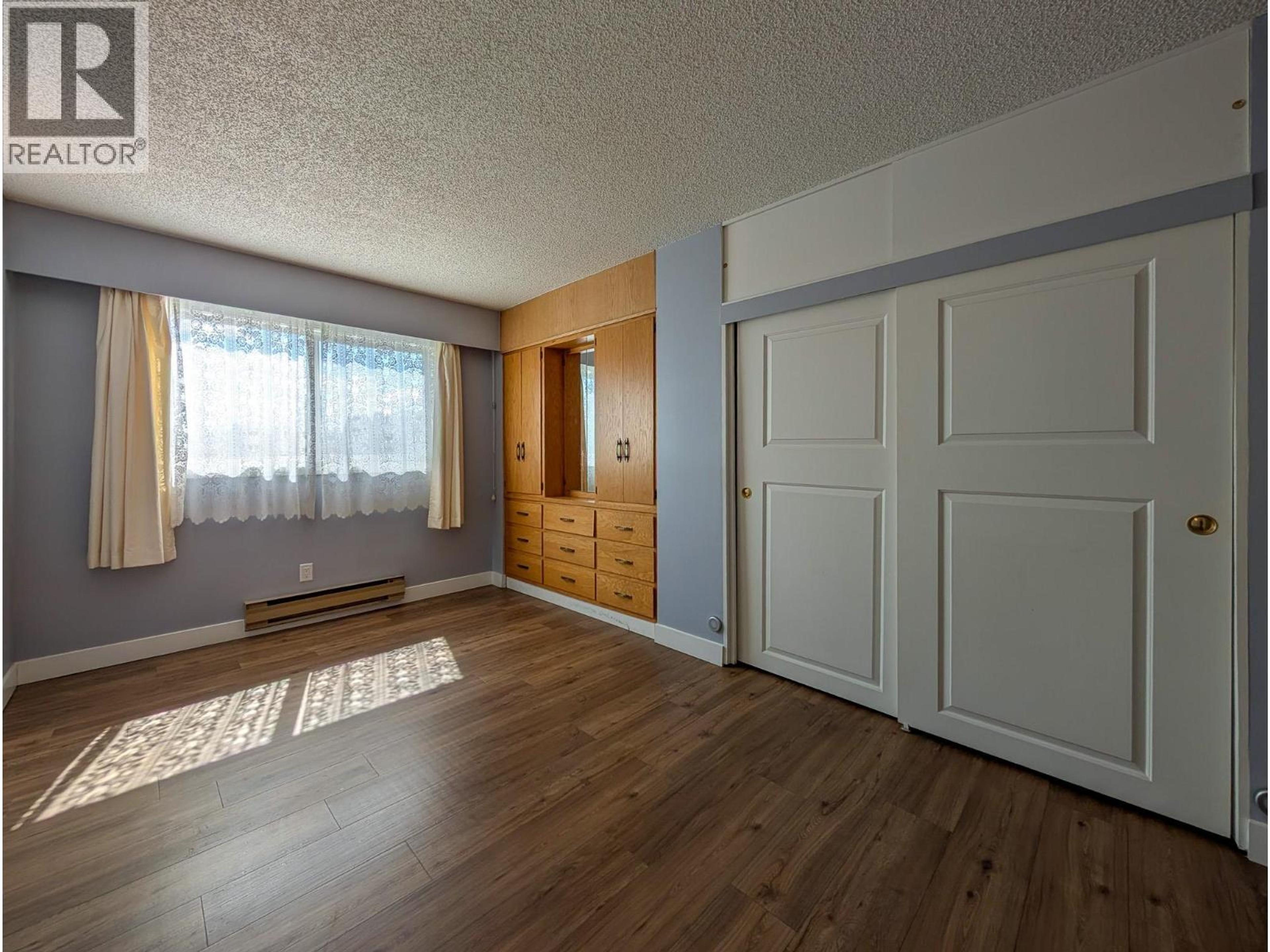 1654 10TH AVENUE - 21