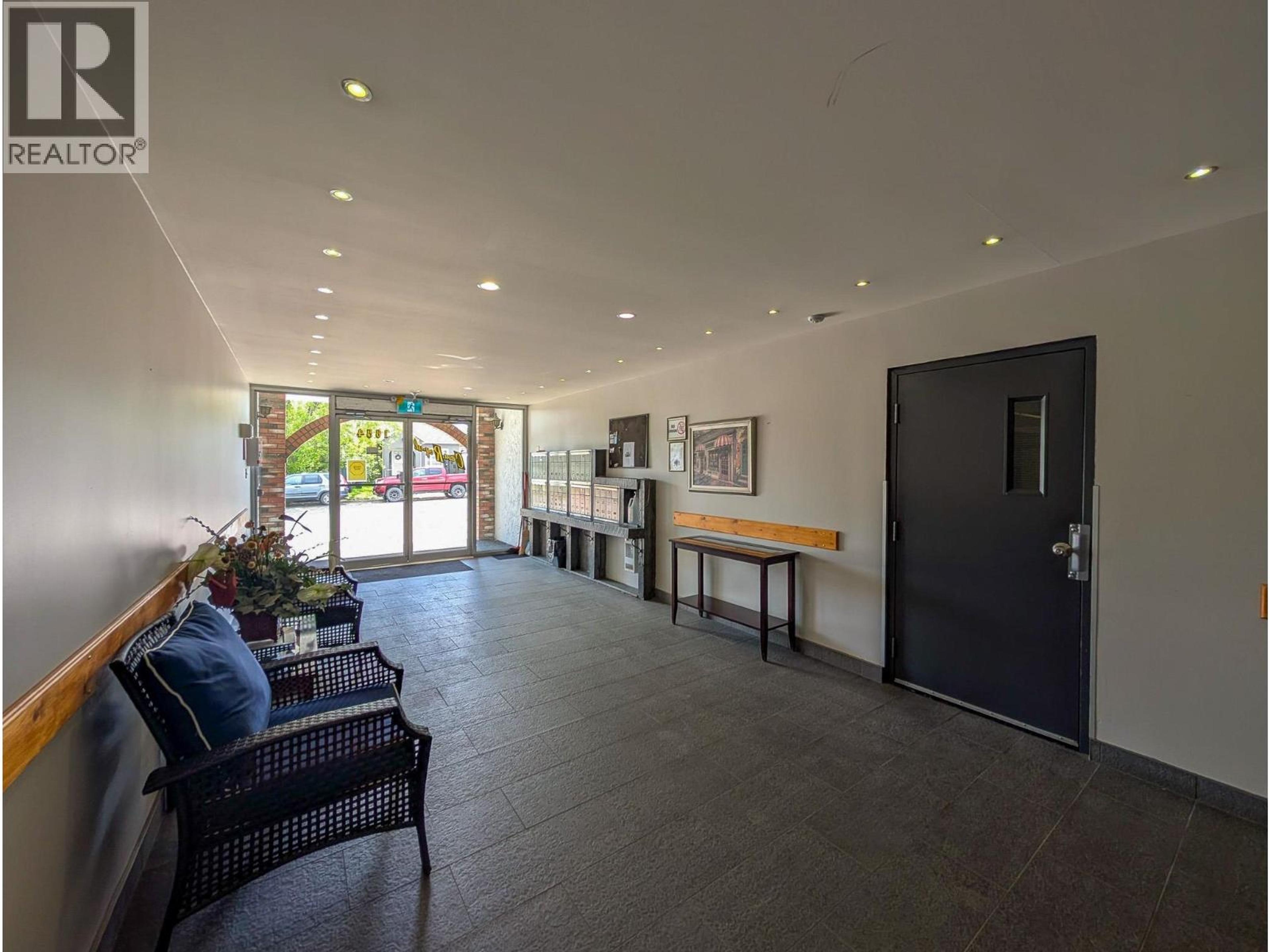 1654 10TH AVENUE - 8