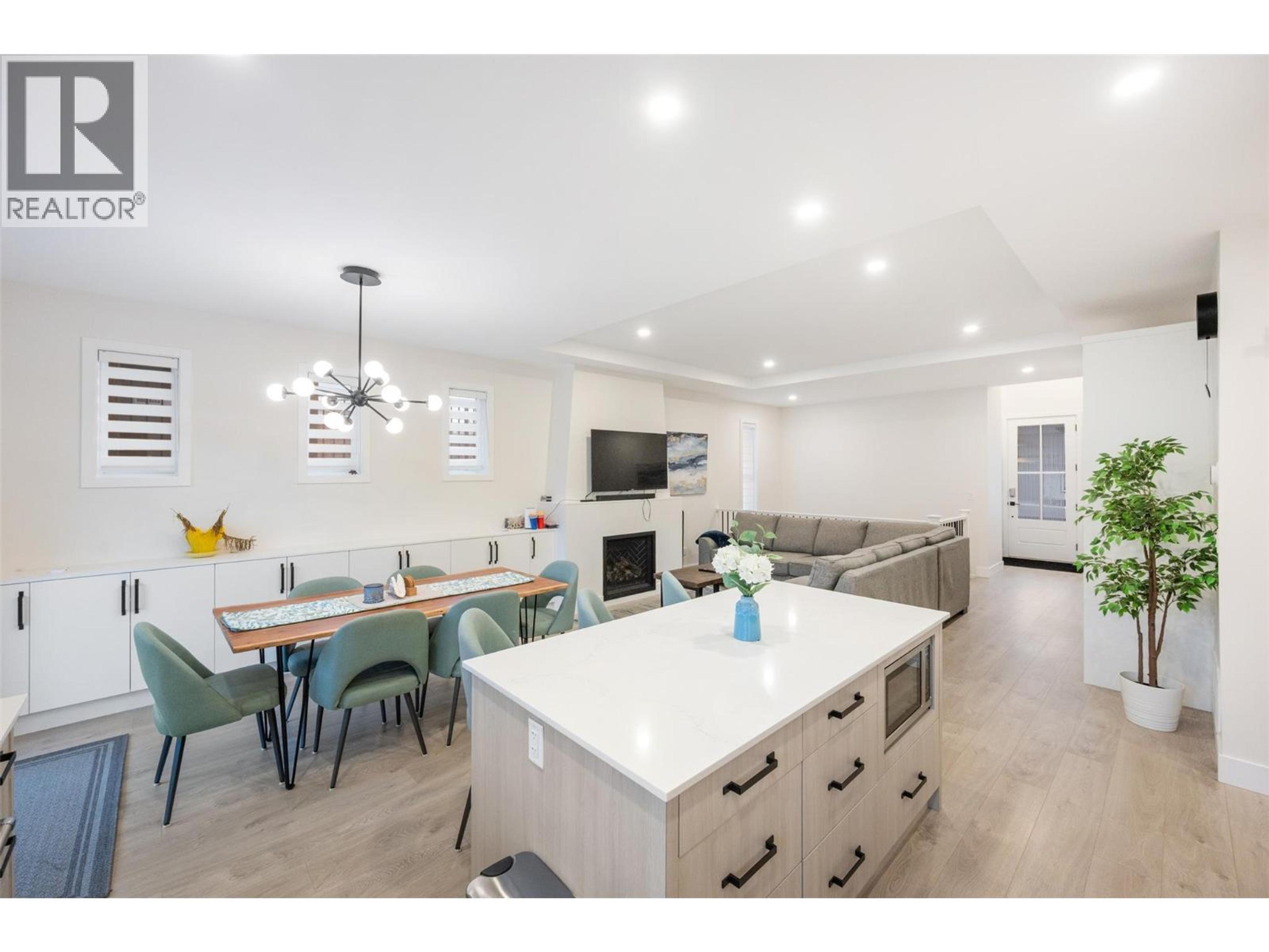 #22 8000 VEDETTE DRIVE - 14