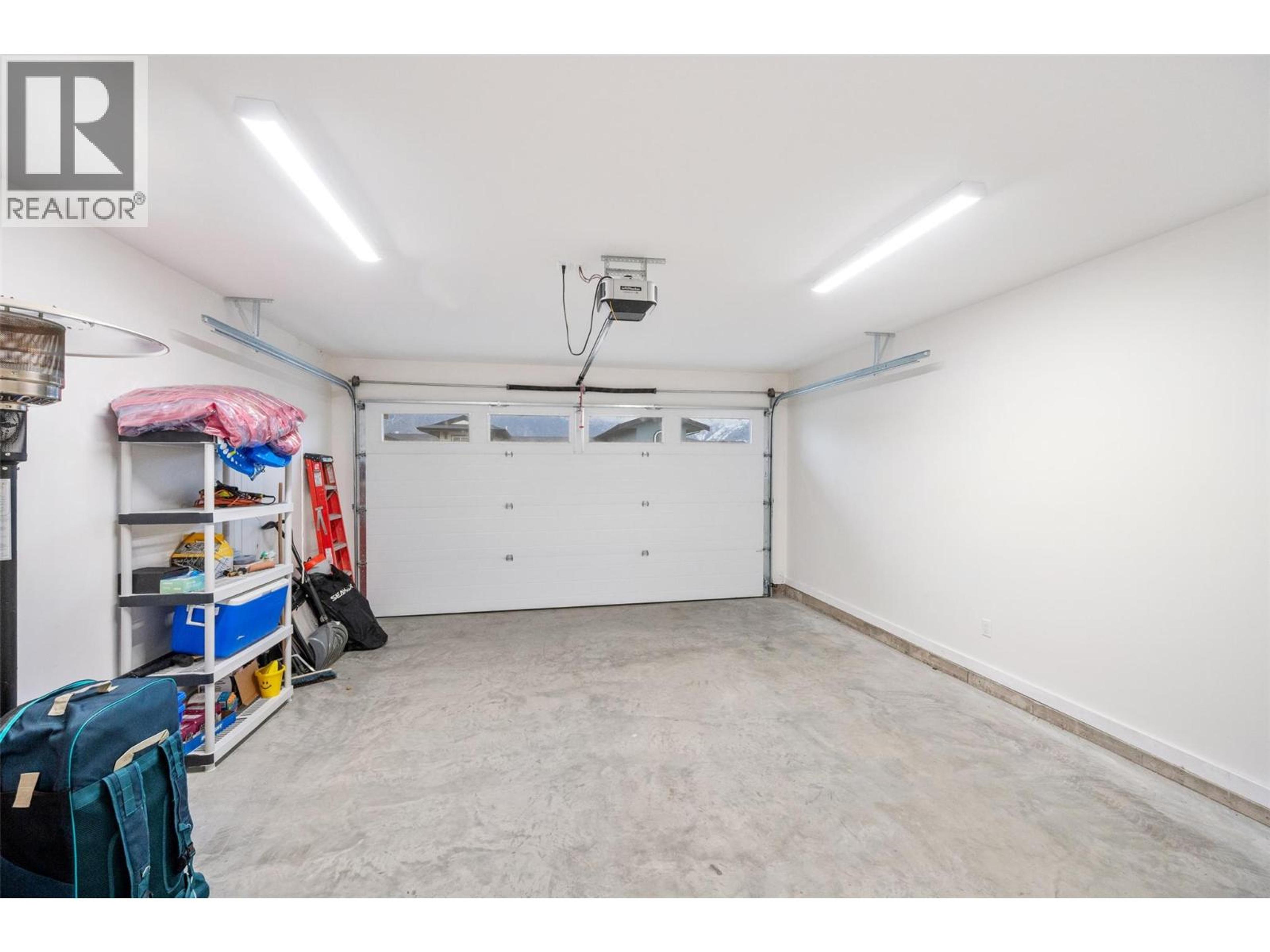 #22 8000 VEDETTE DRIVE - 23