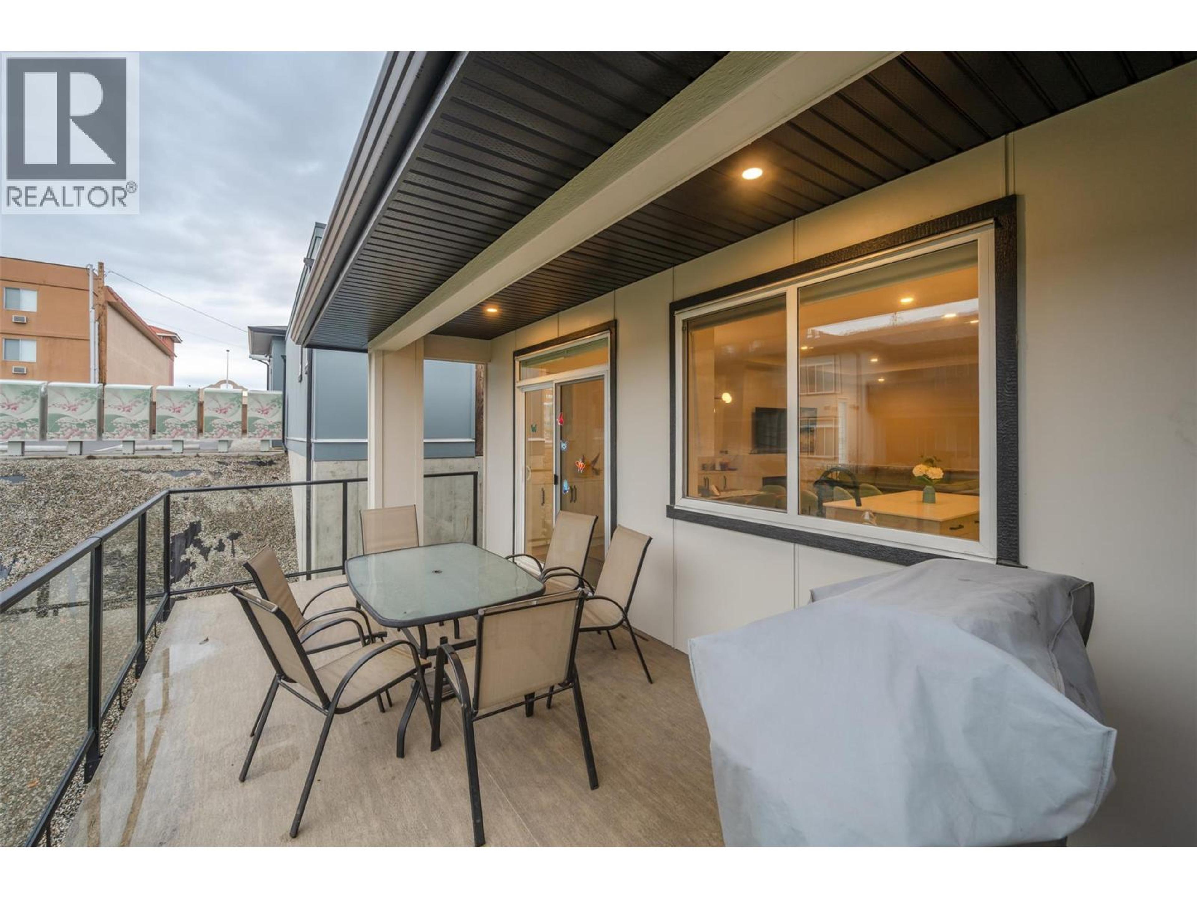 #22 8000 VEDETTE DRIVE - 29