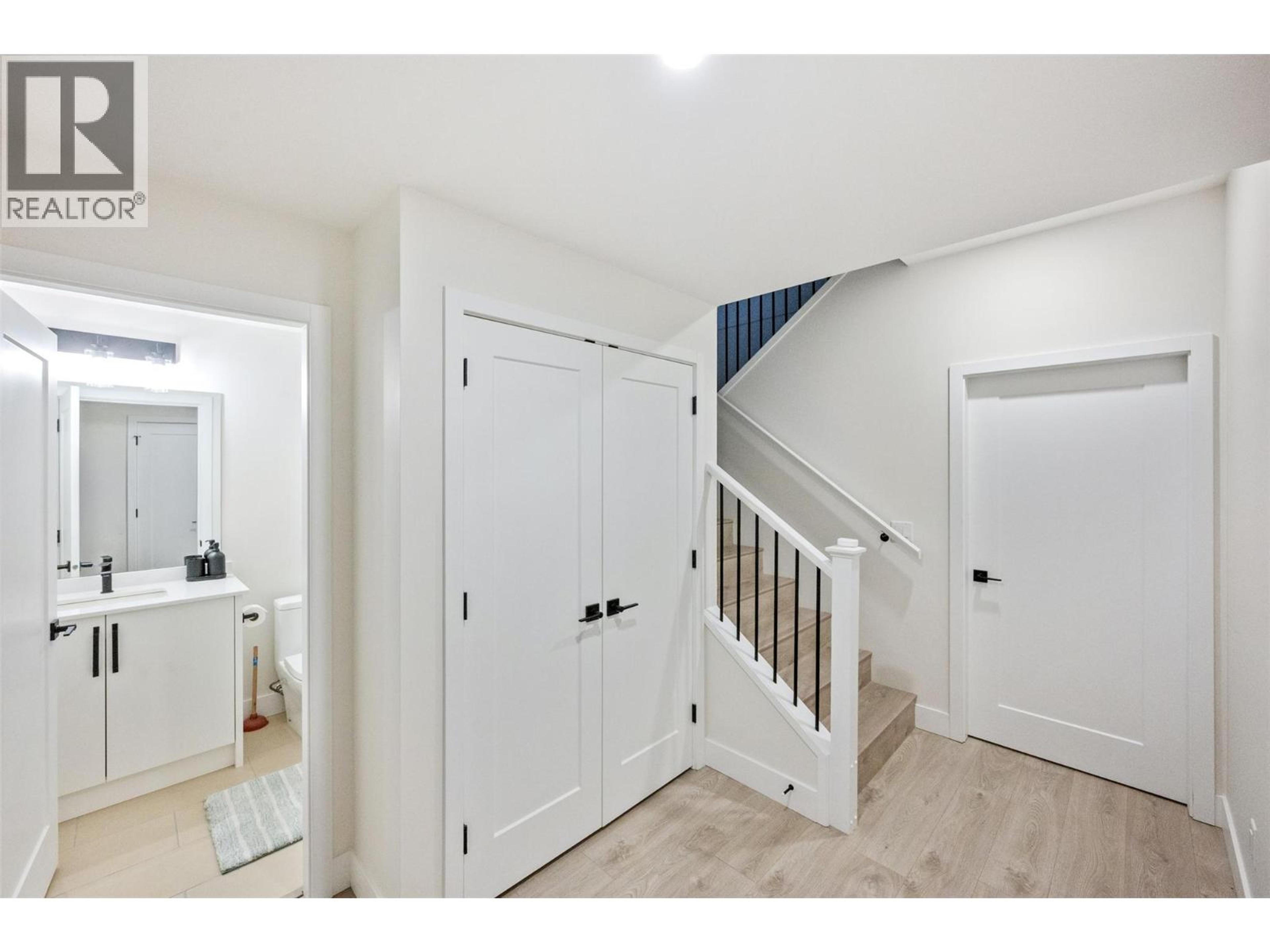 #22 8000 VEDETTE DRIVE - 34