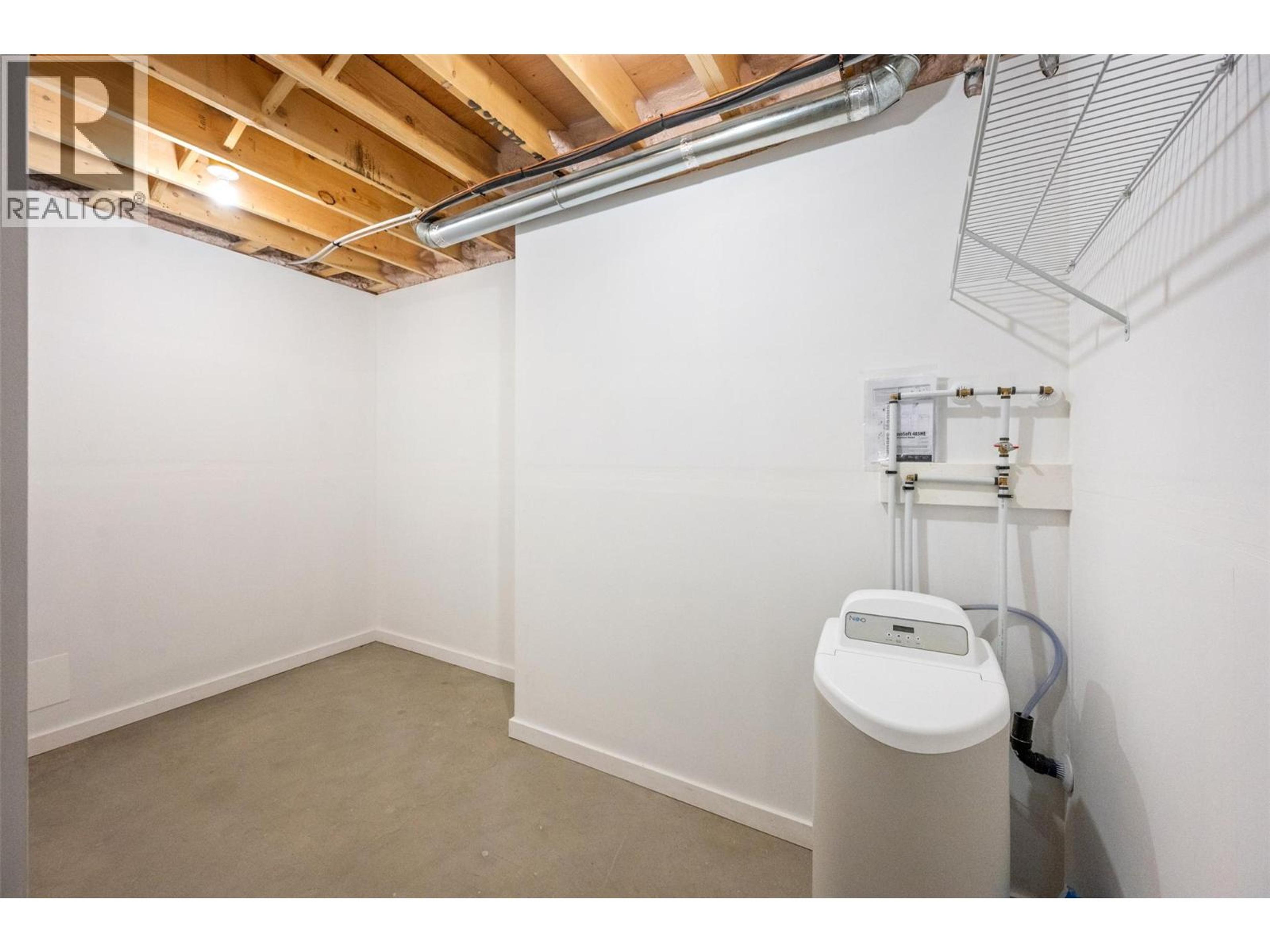 #22 8000 VEDETTE DRIVE - 35