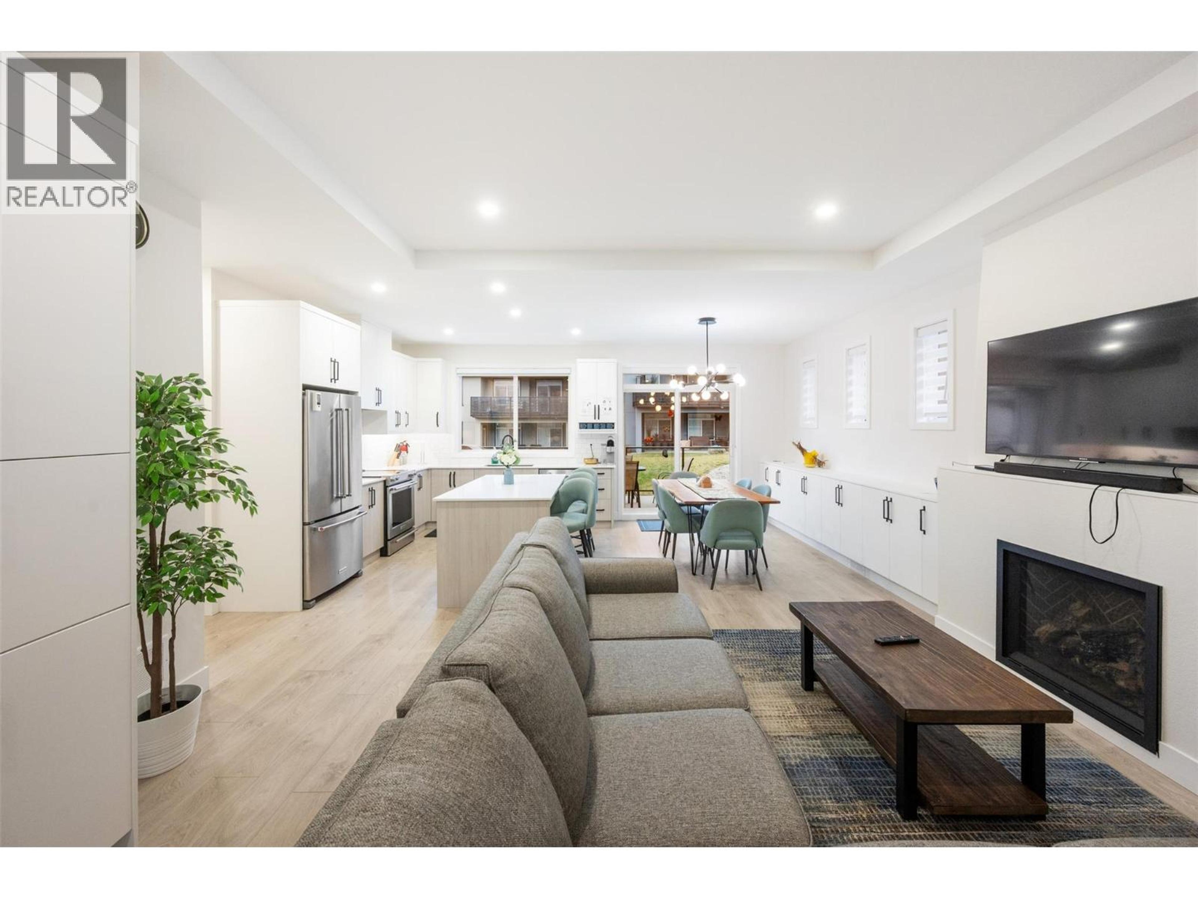 #22 8000 VEDETTE DRIVE - 4