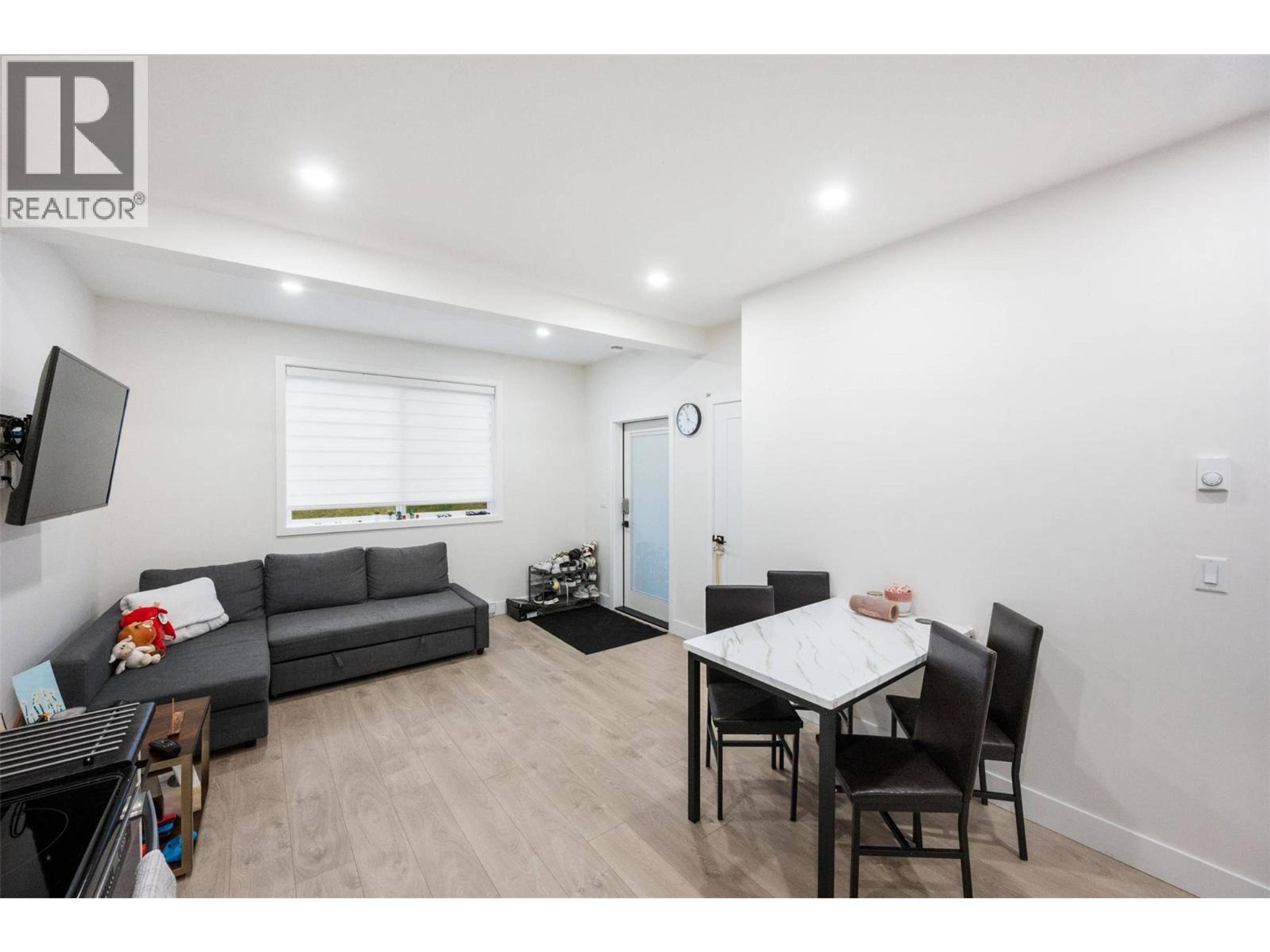 #22 8000 VEDETTE DRIVE - 41