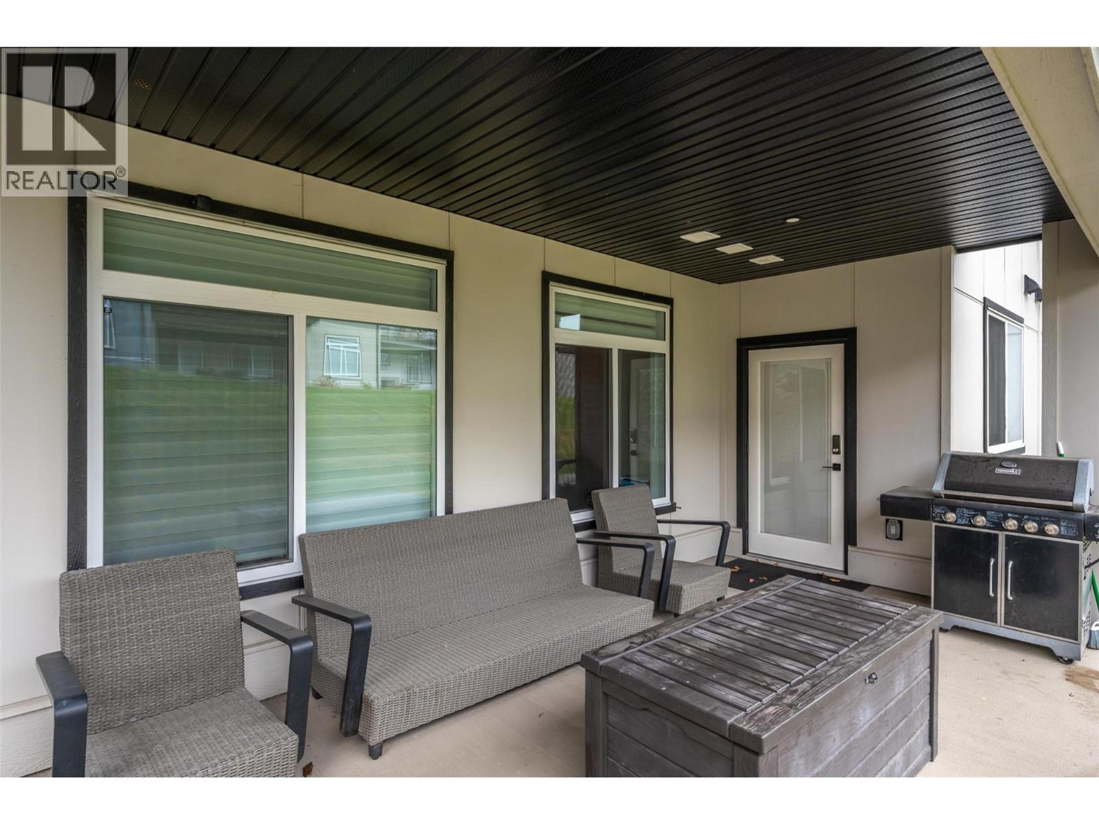 #22 8000 VEDETTE DRIVE - 48