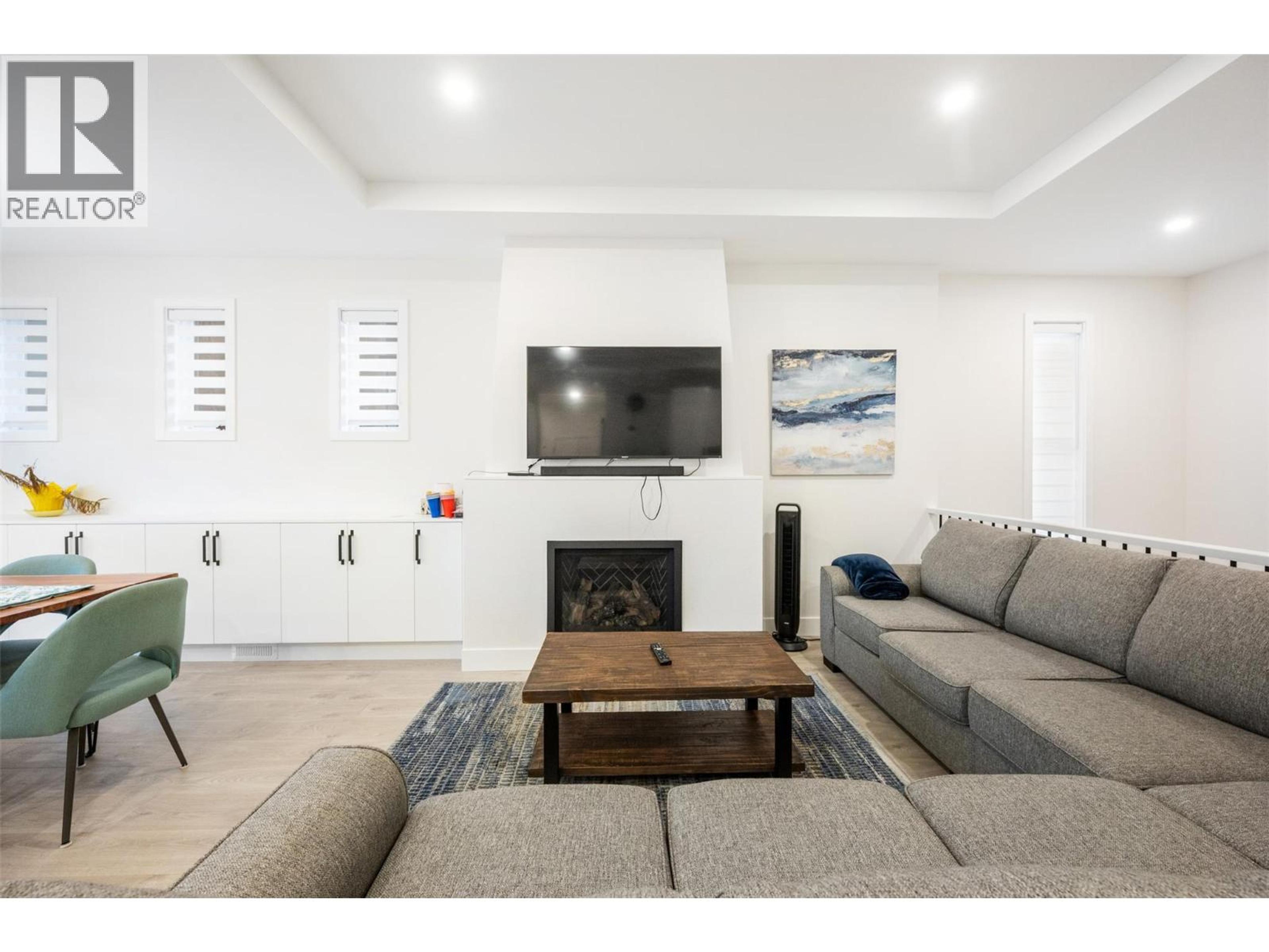 #22 8000 VEDETTE DRIVE - 5