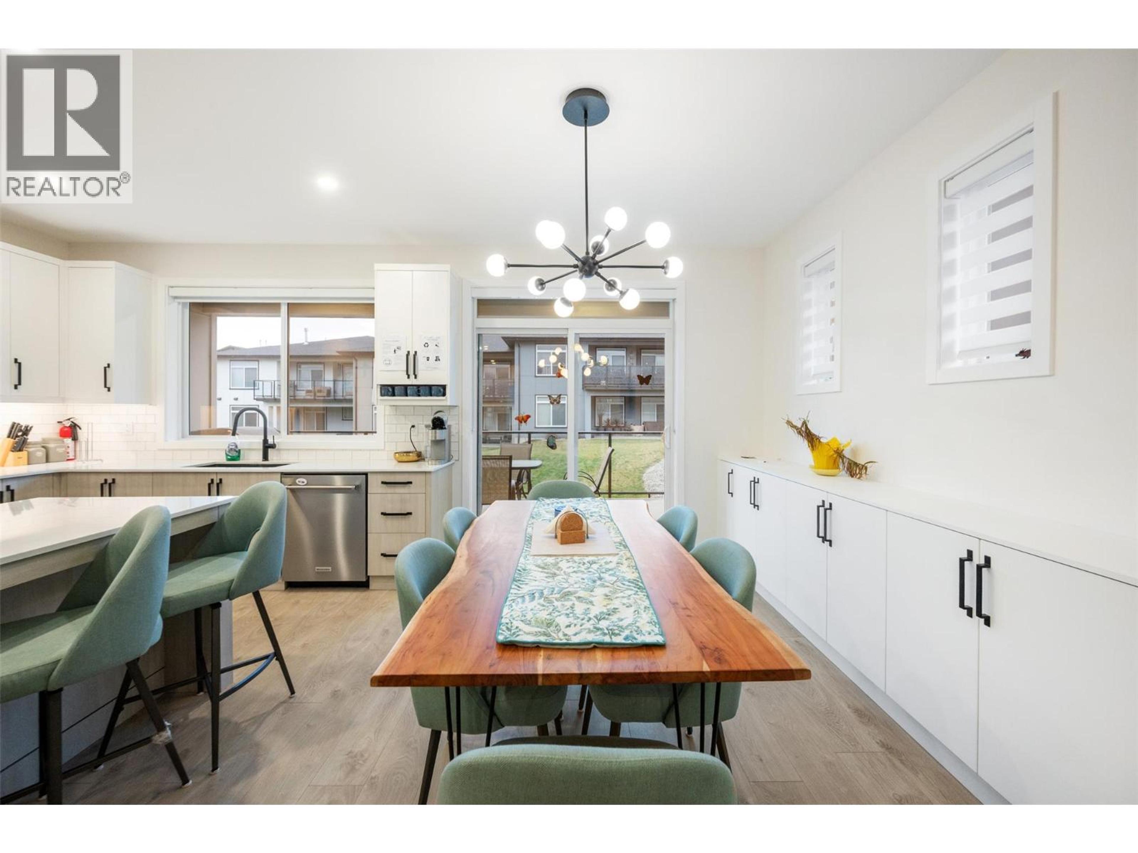 #22 8000 VEDETTE DRIVE - 9