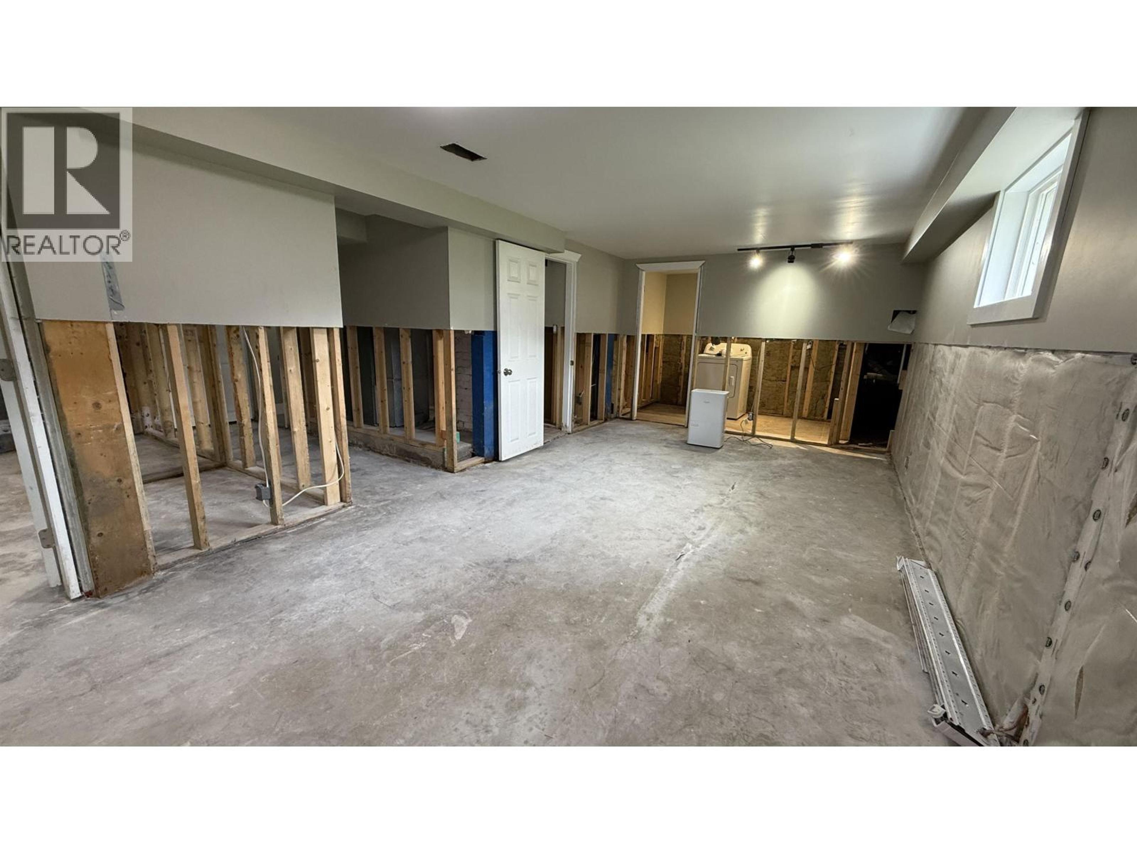 1333 E 8TH AVENUE - 24