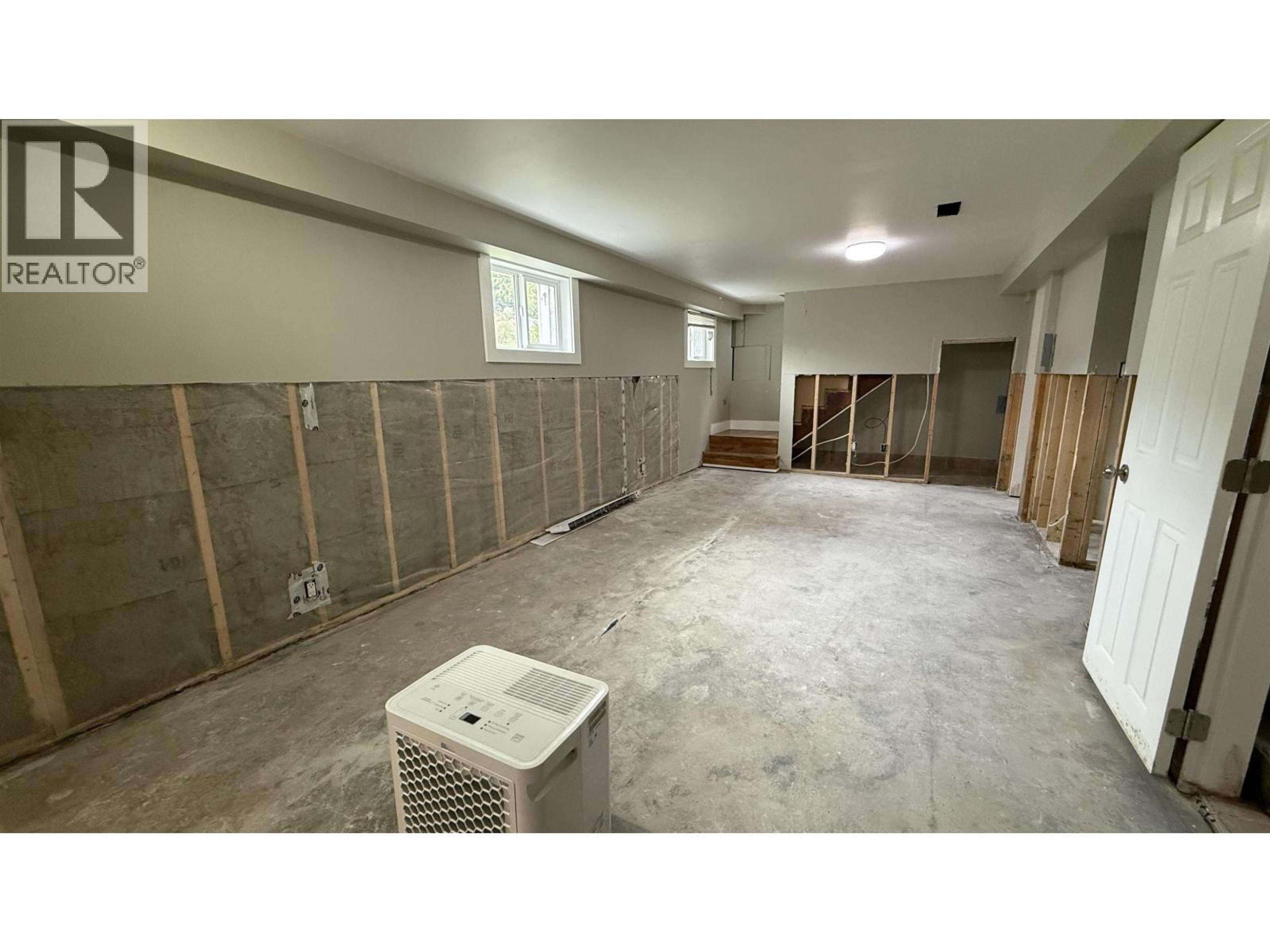 1333 E 8TH AVENUE - 23