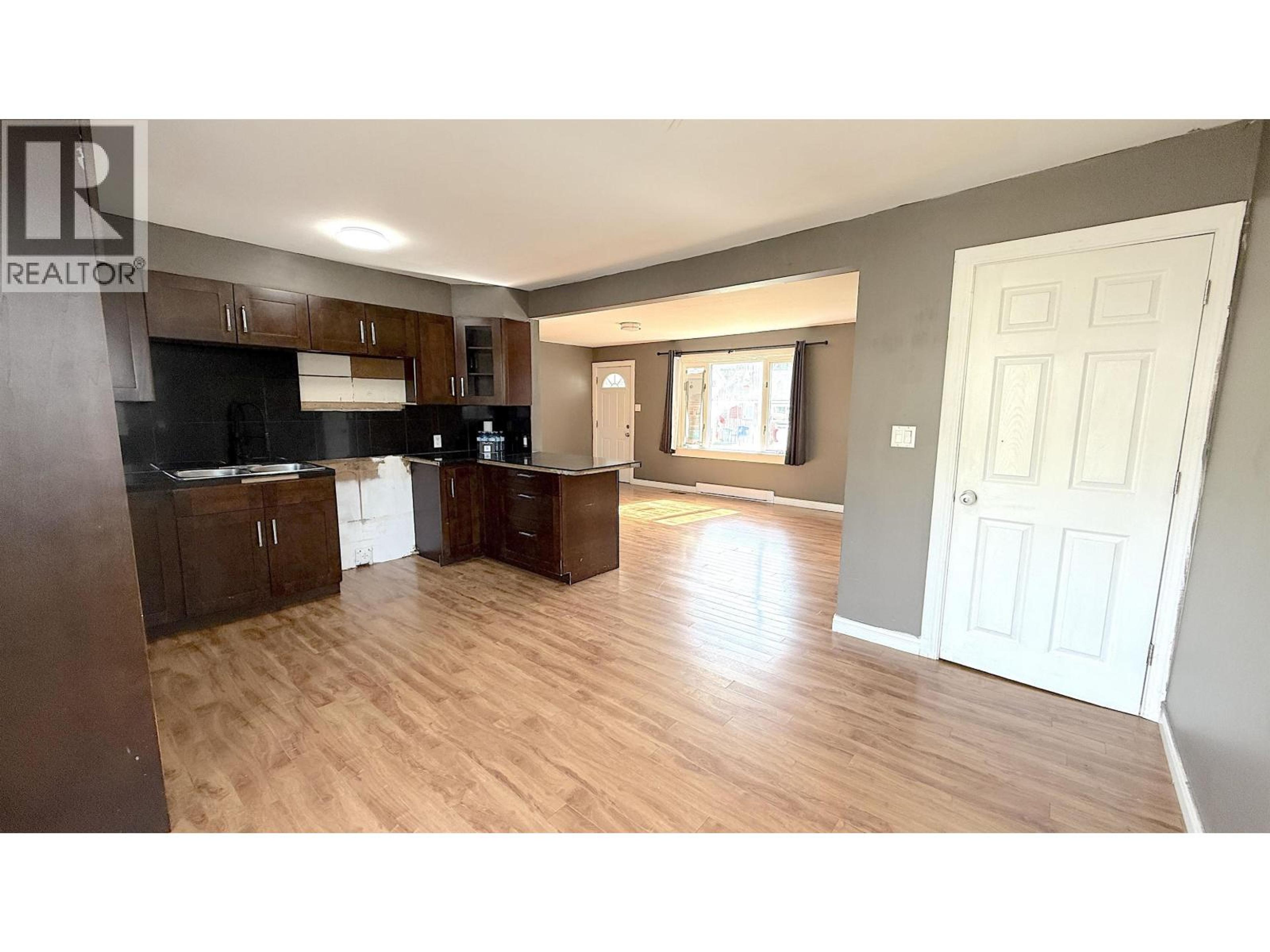 1333 E 8TH AVENUE - 12