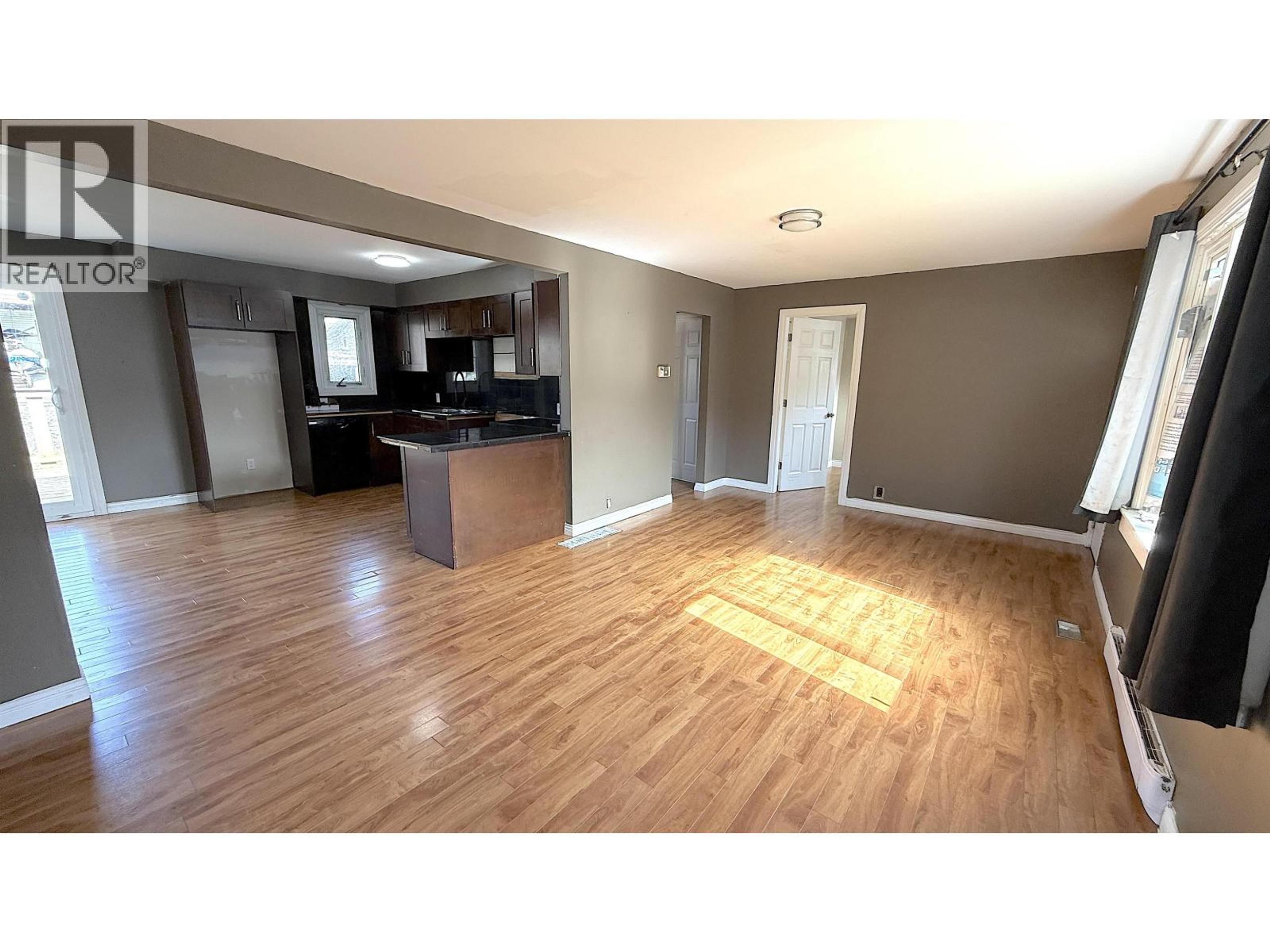 1333 E 8TH AVENUE - Image 3