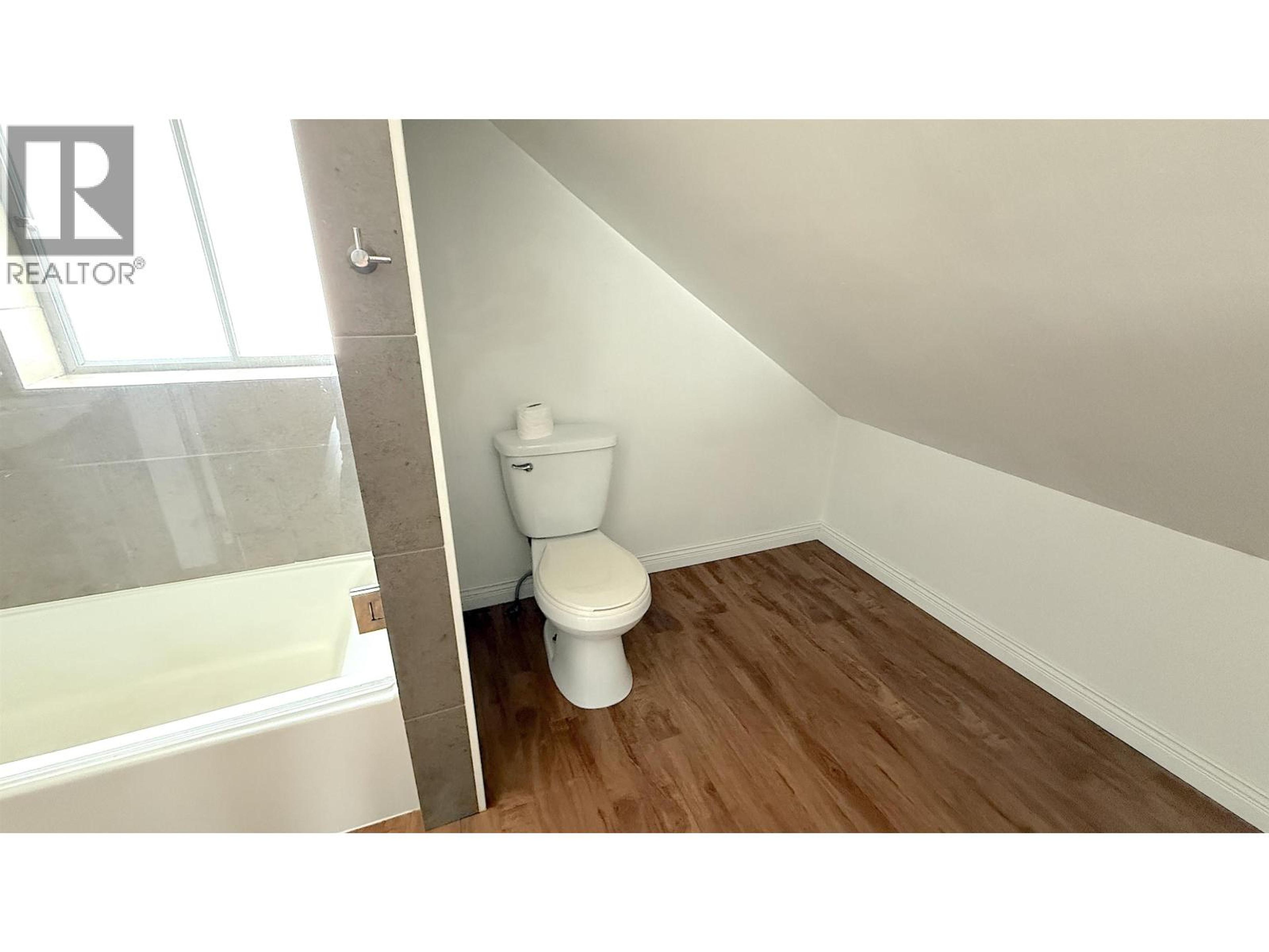 1333 E 8TH AVENUE - 18