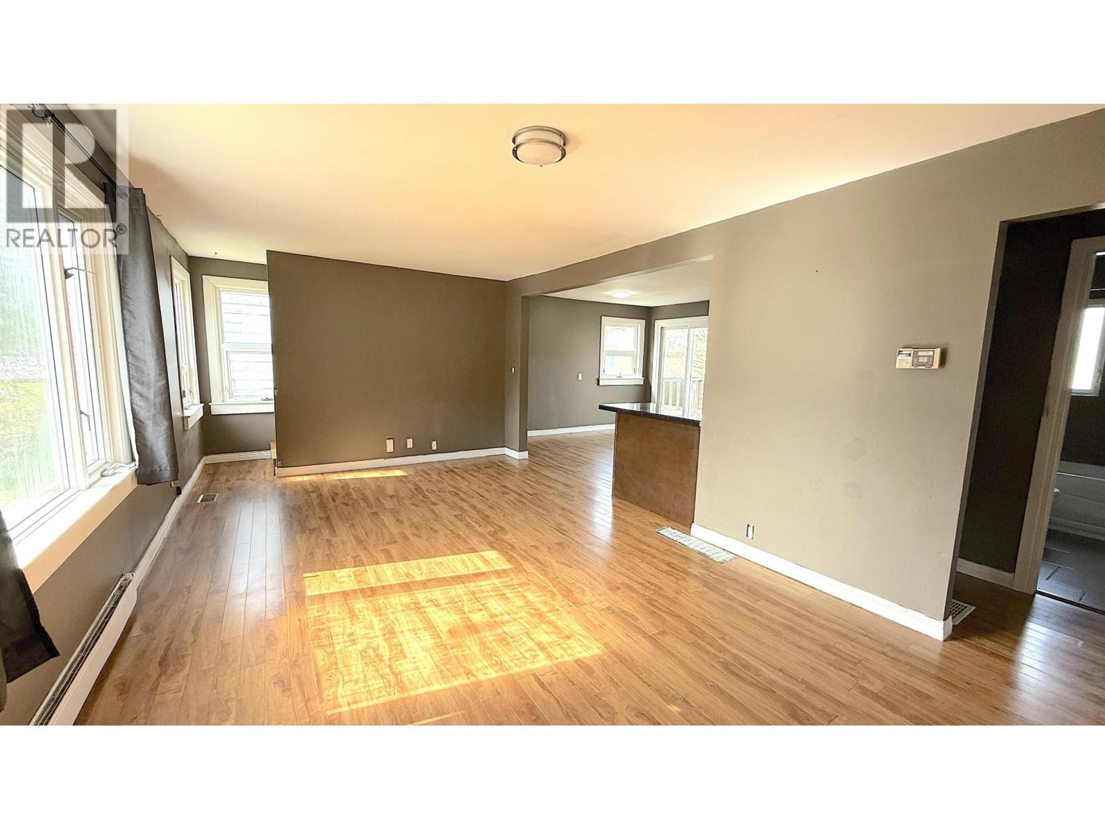 1333 E 8TH AVENUE - 4