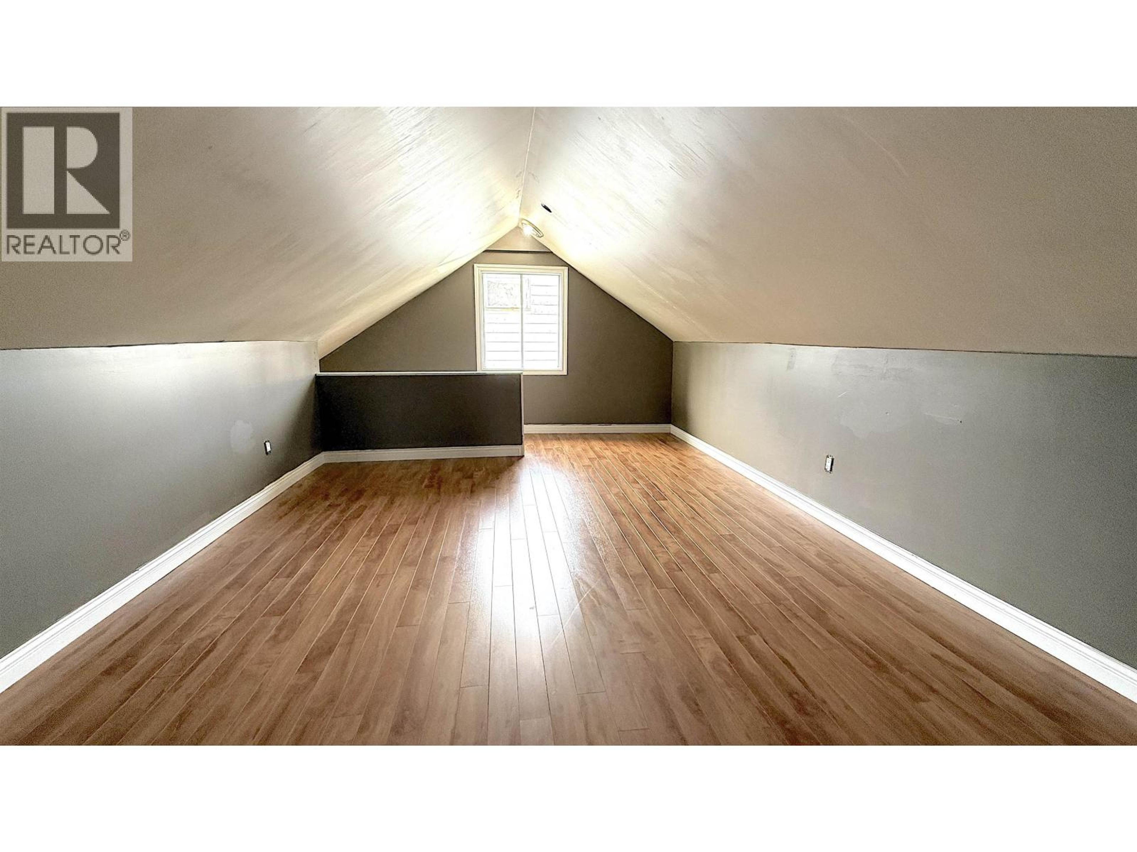 1333 E 8TH AVENUE - 15