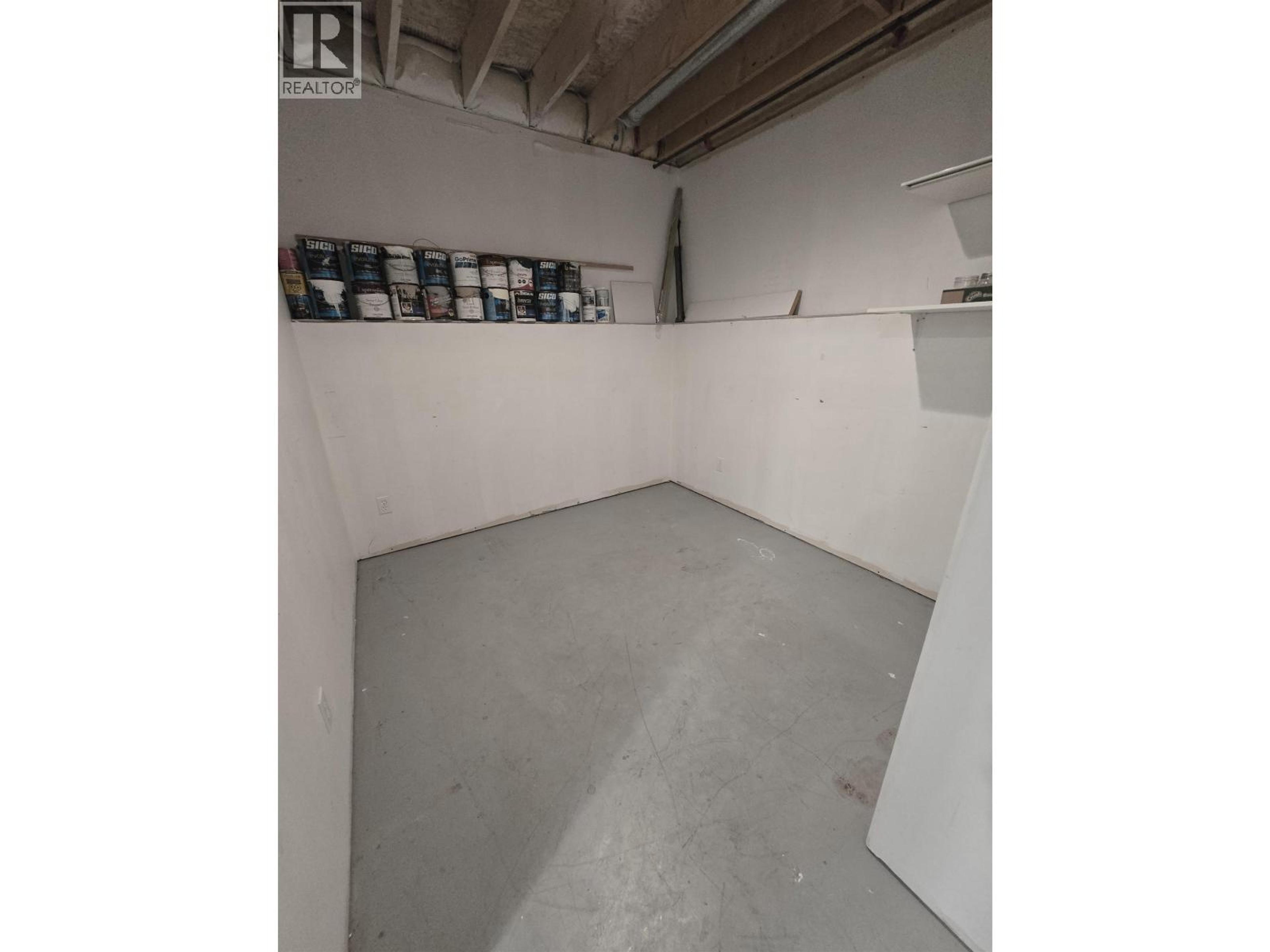 8724 114 AVENUE - 32