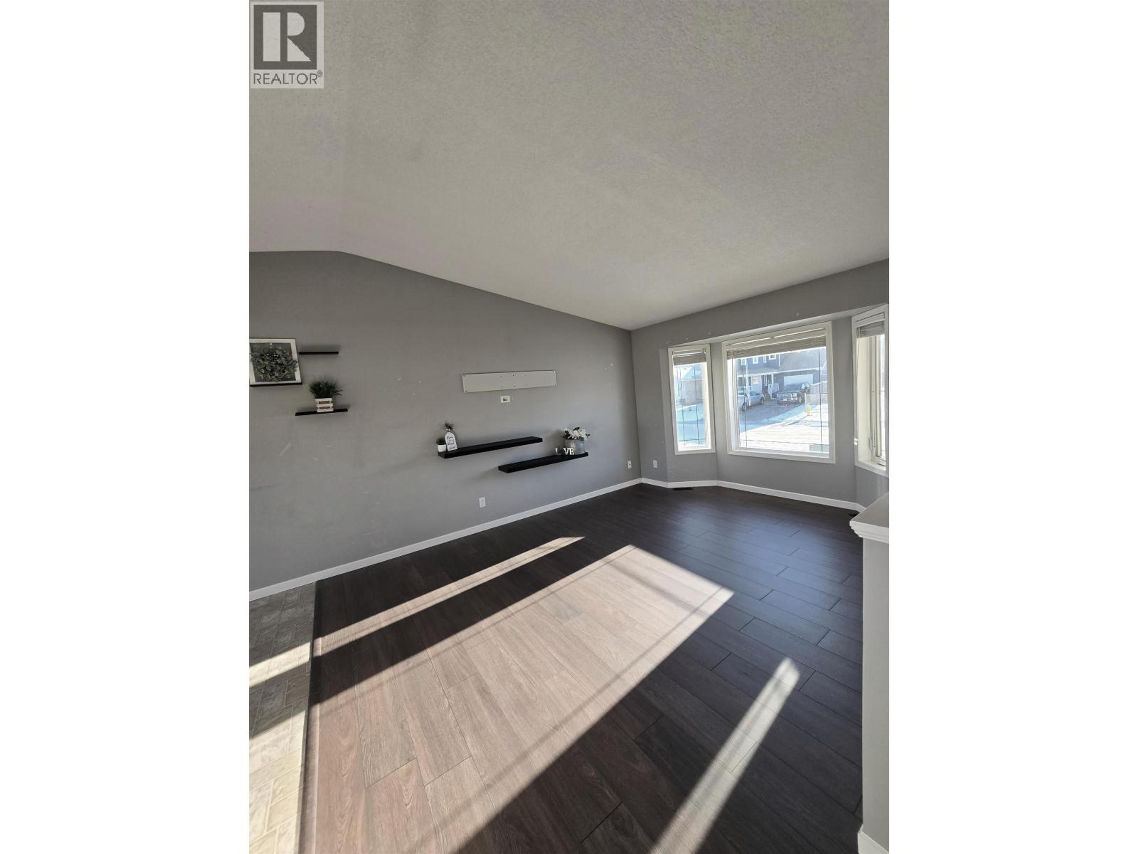 8724 114 AVENUE - 18