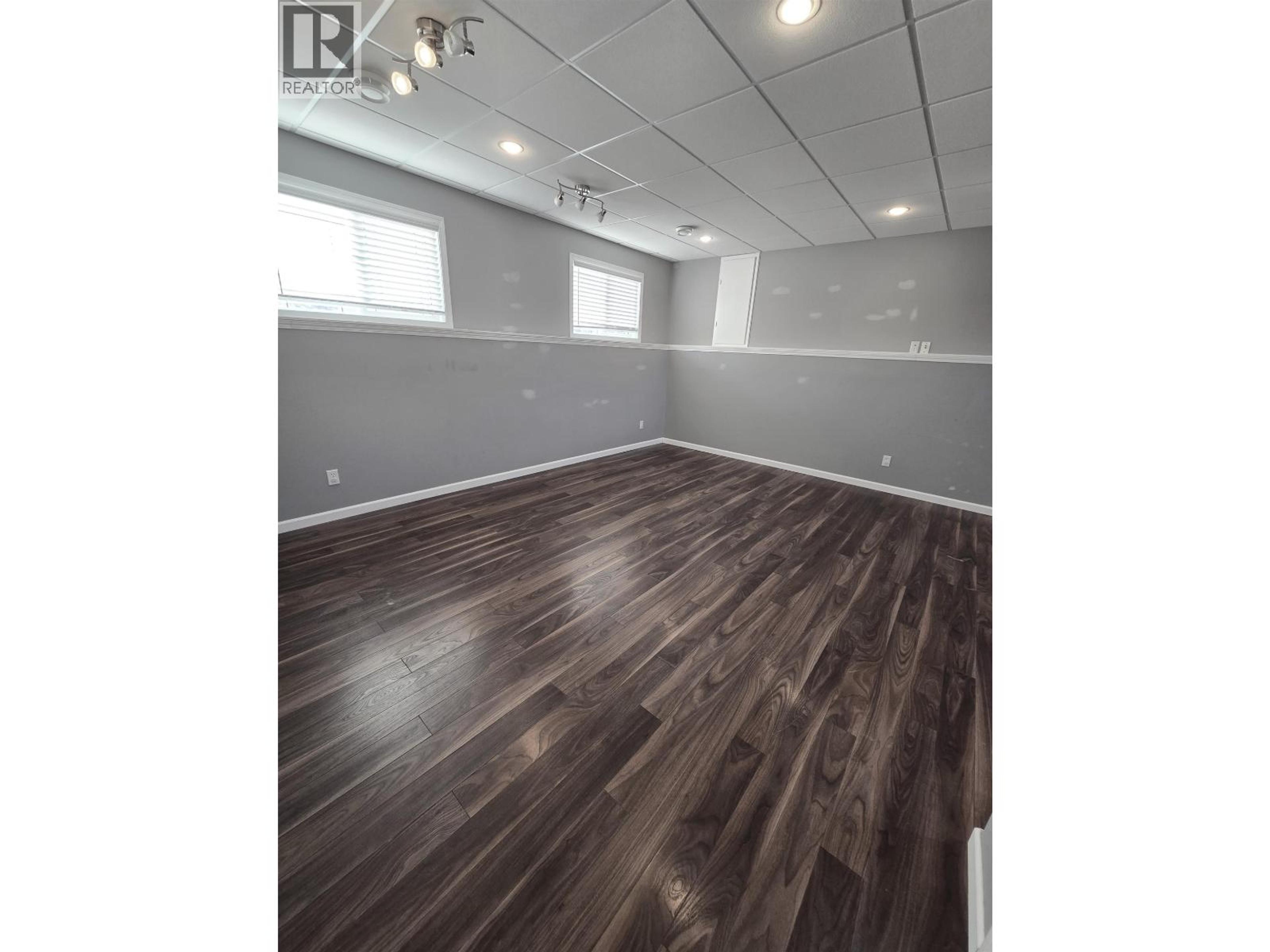 8724 114 AVENUE - 25