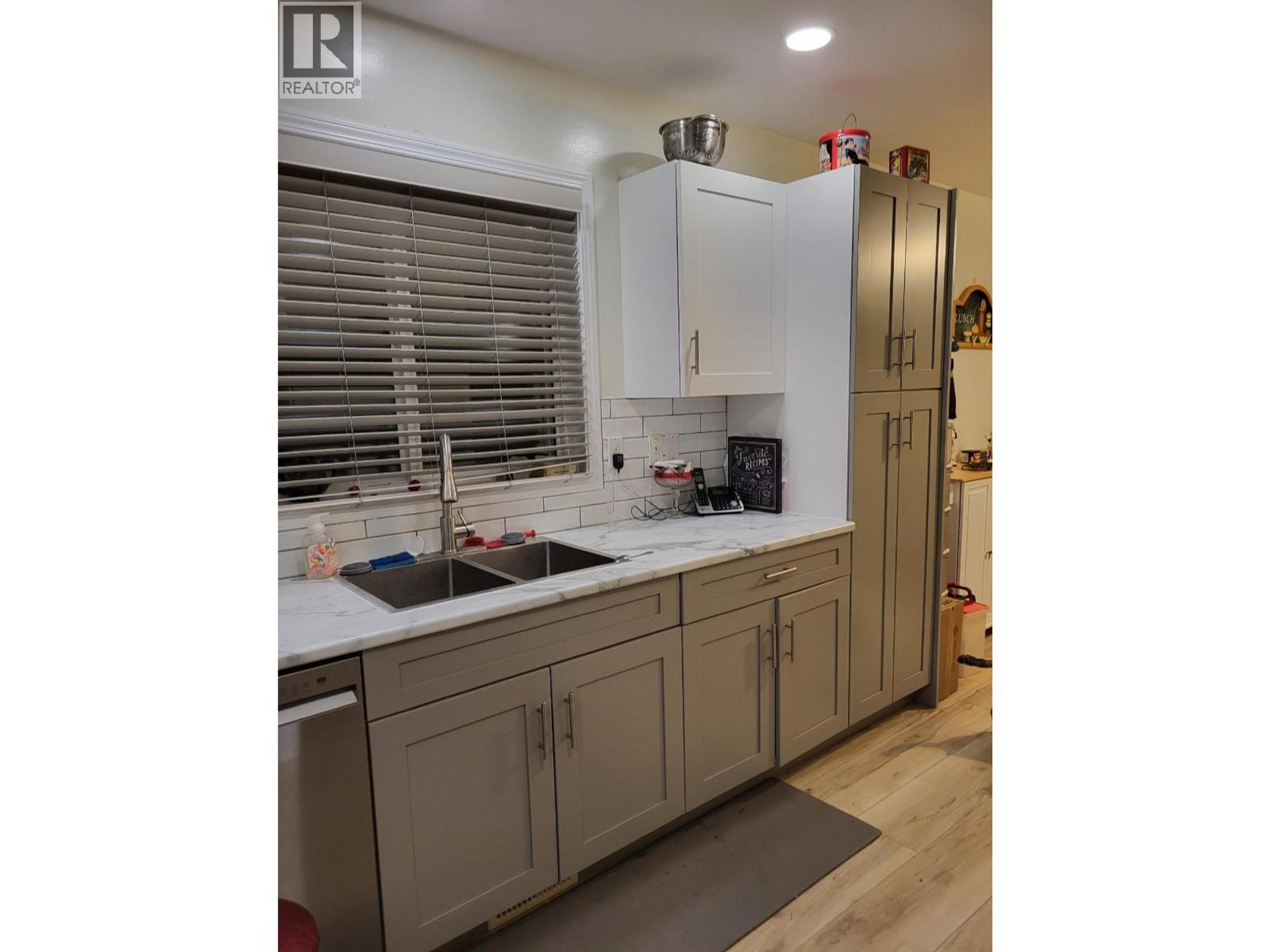 #39 500 WOTZKE DRIVE - Image 4