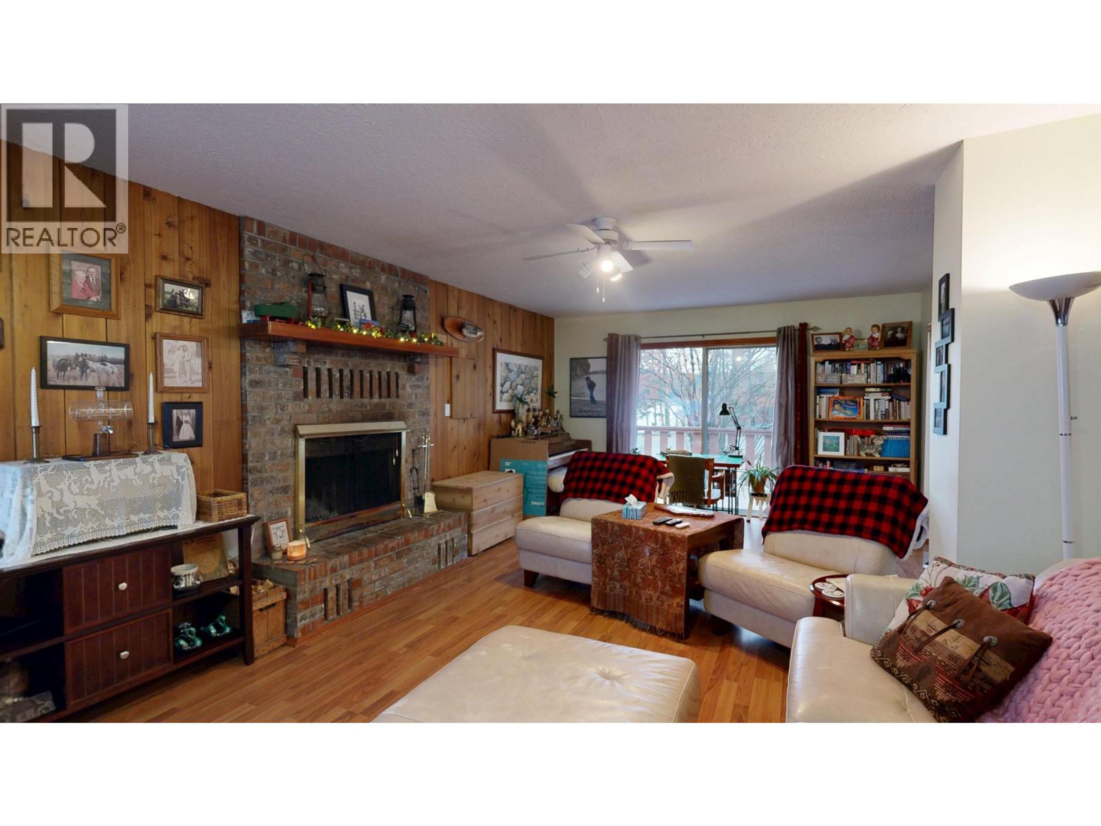 3743 EMERALD CRESCENT - 15