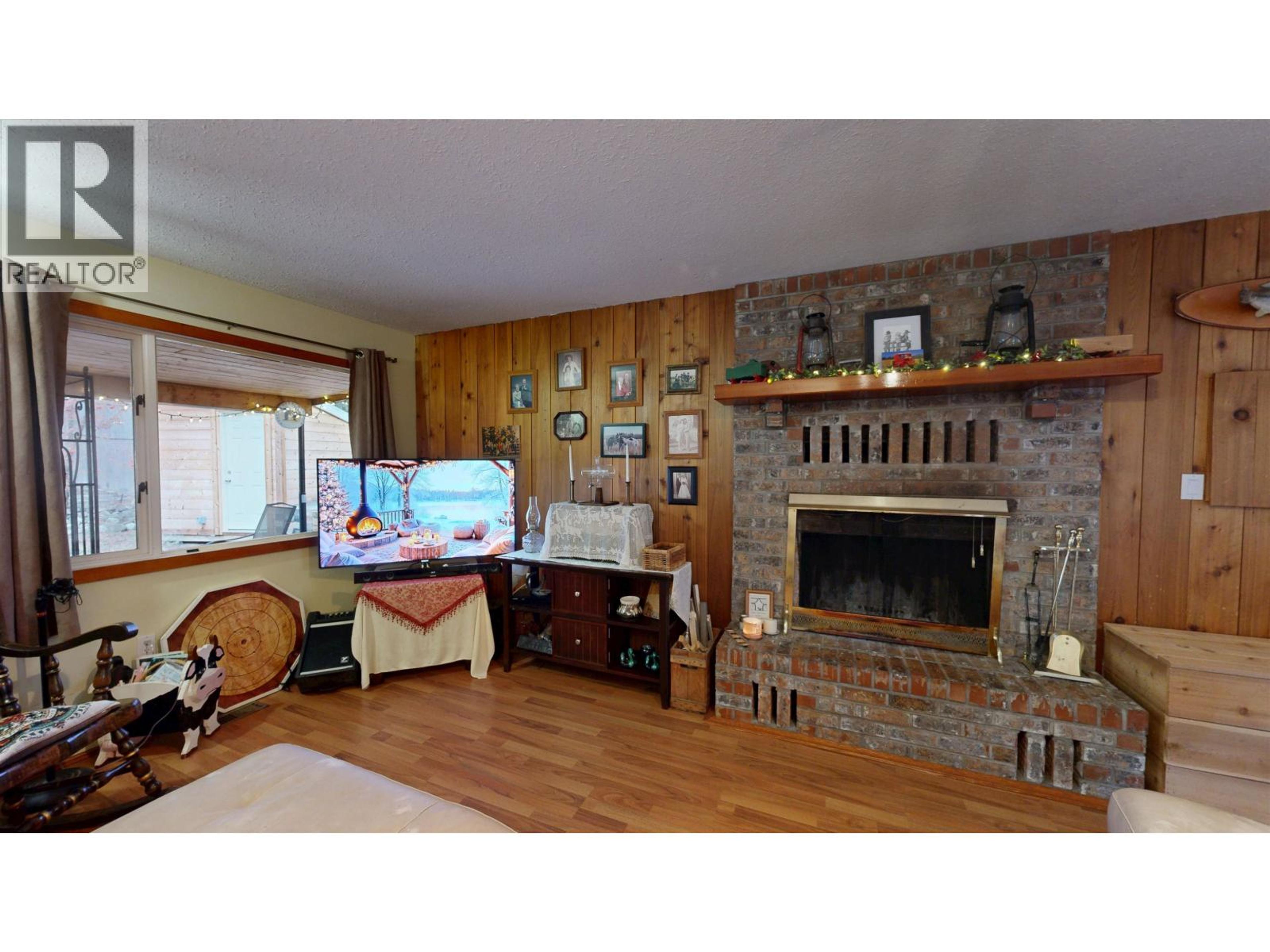 3743 EMERALD CRESCENT - 16