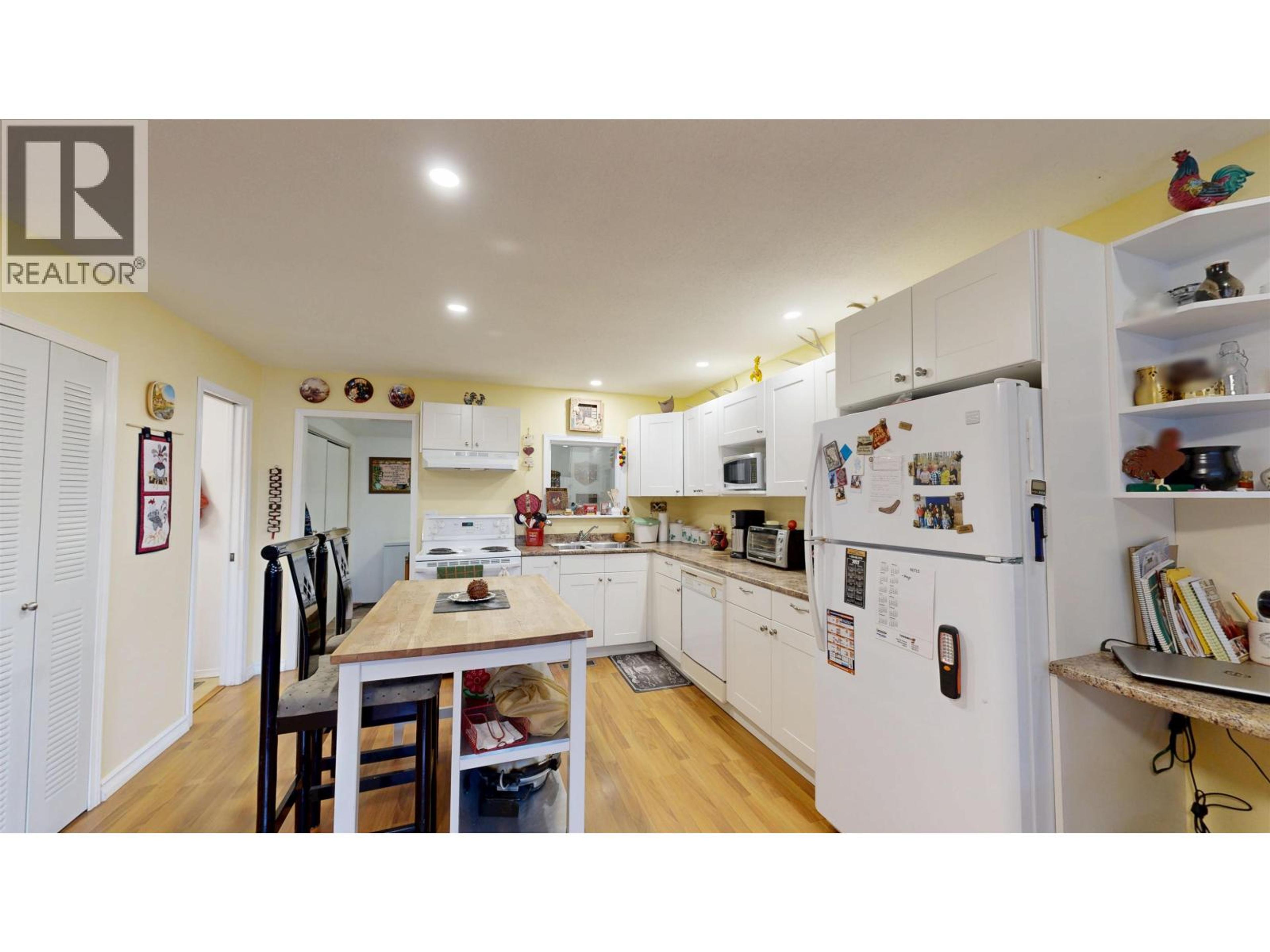 3743 EMERALD CRESCENT - 19