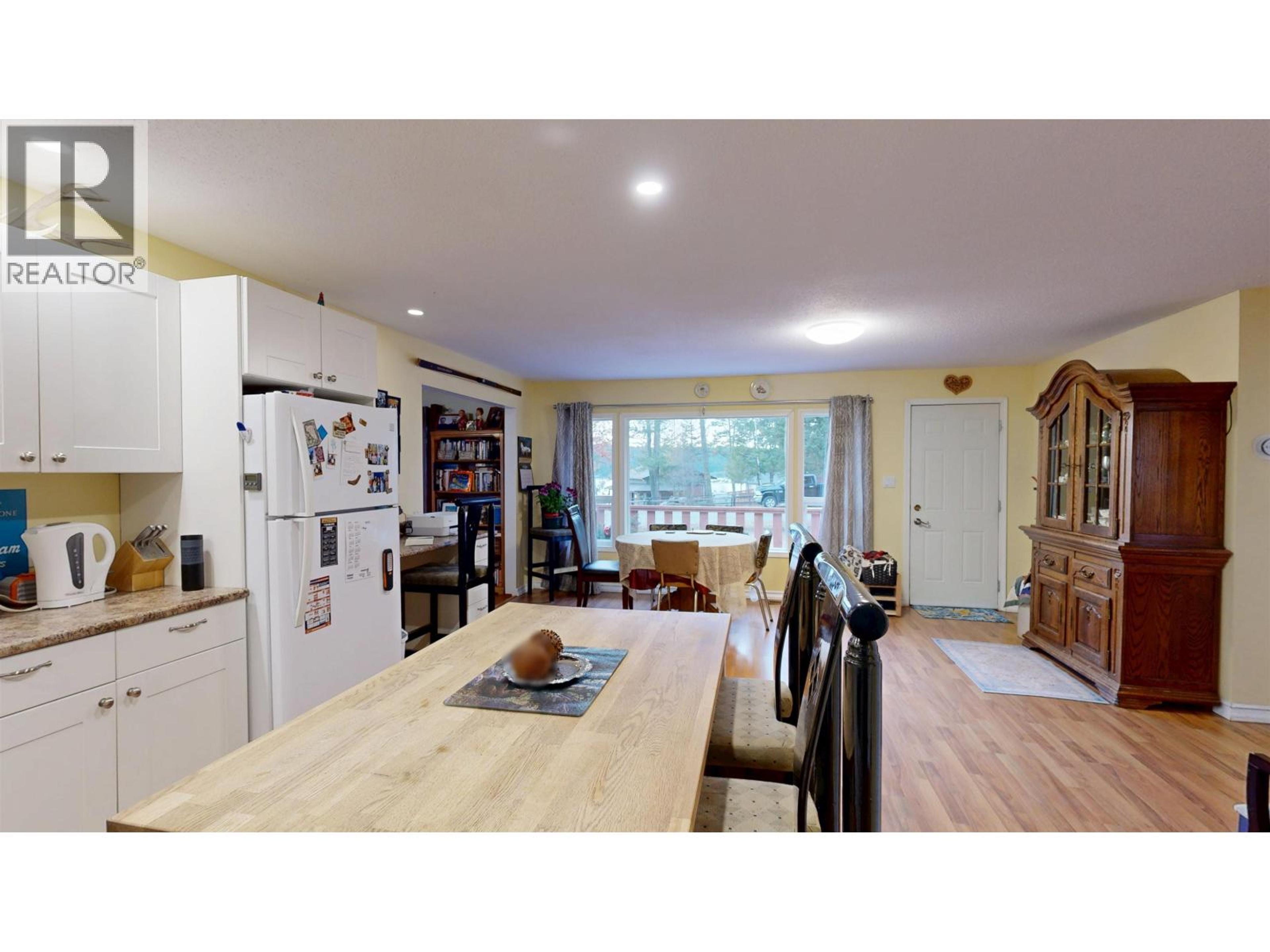 3743 EMERALD CRESCENT - 23