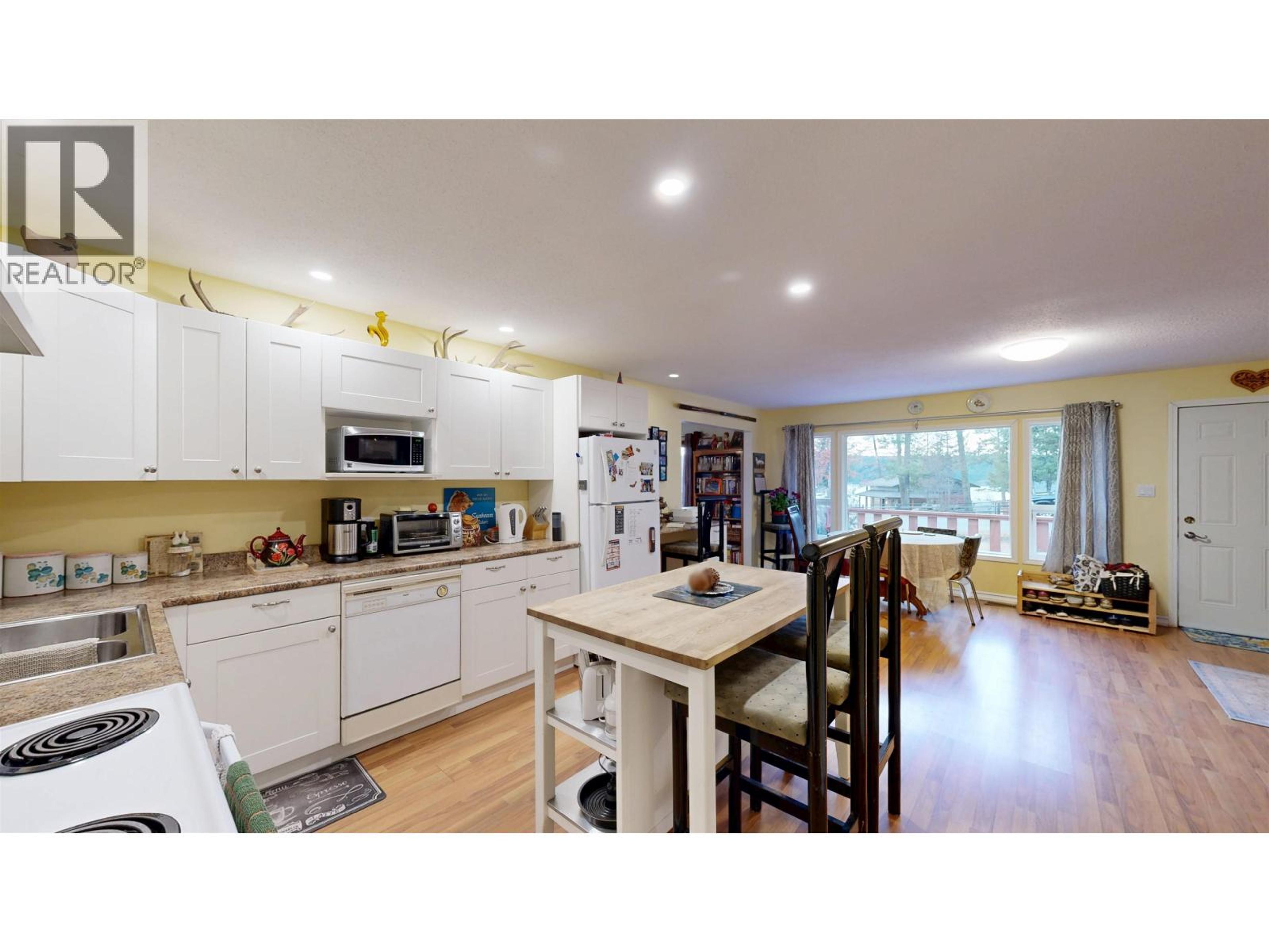 3743 EMERALD CRESCENT - 25