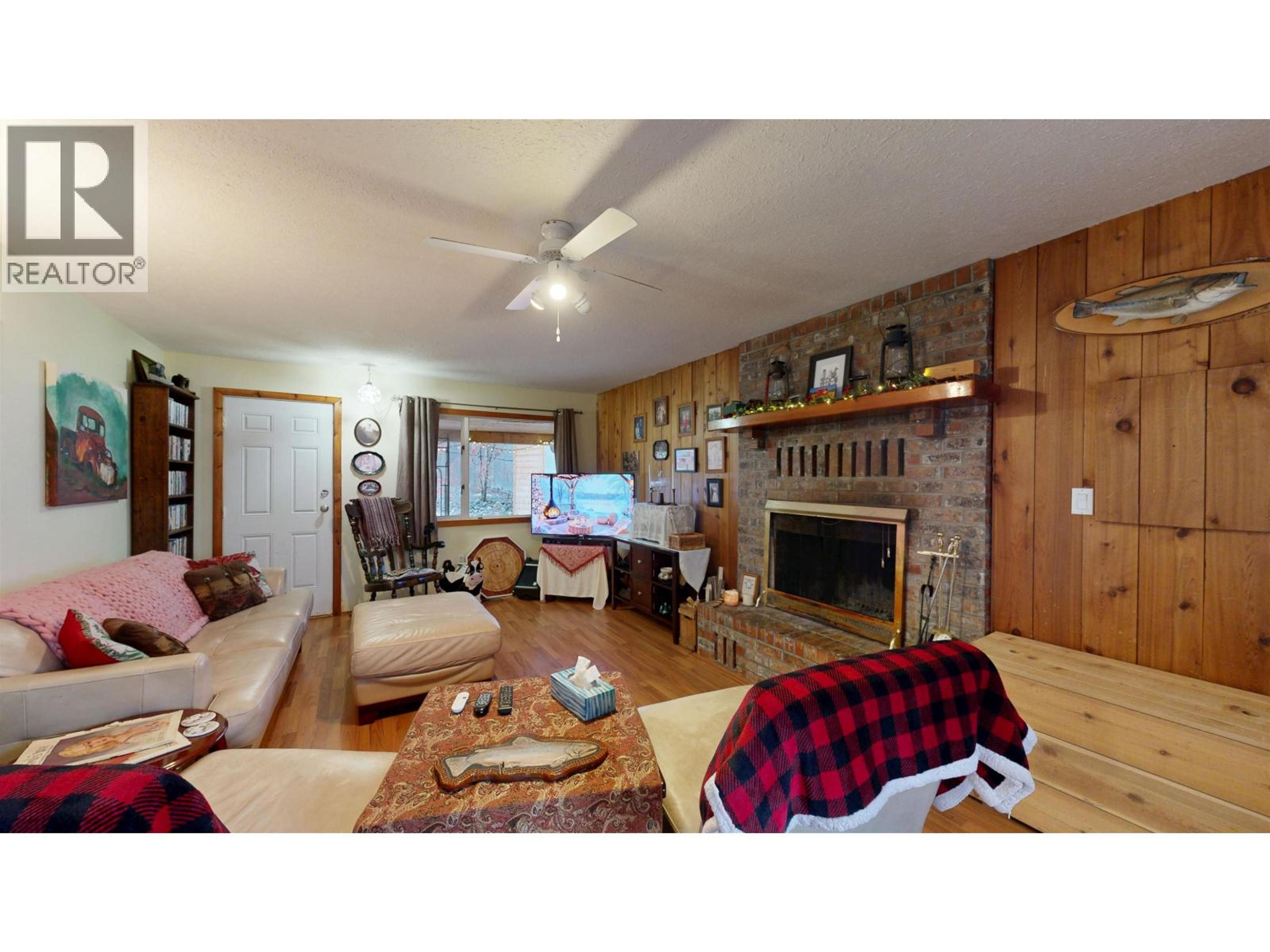 3743 EMERALD CRESCENT - 17