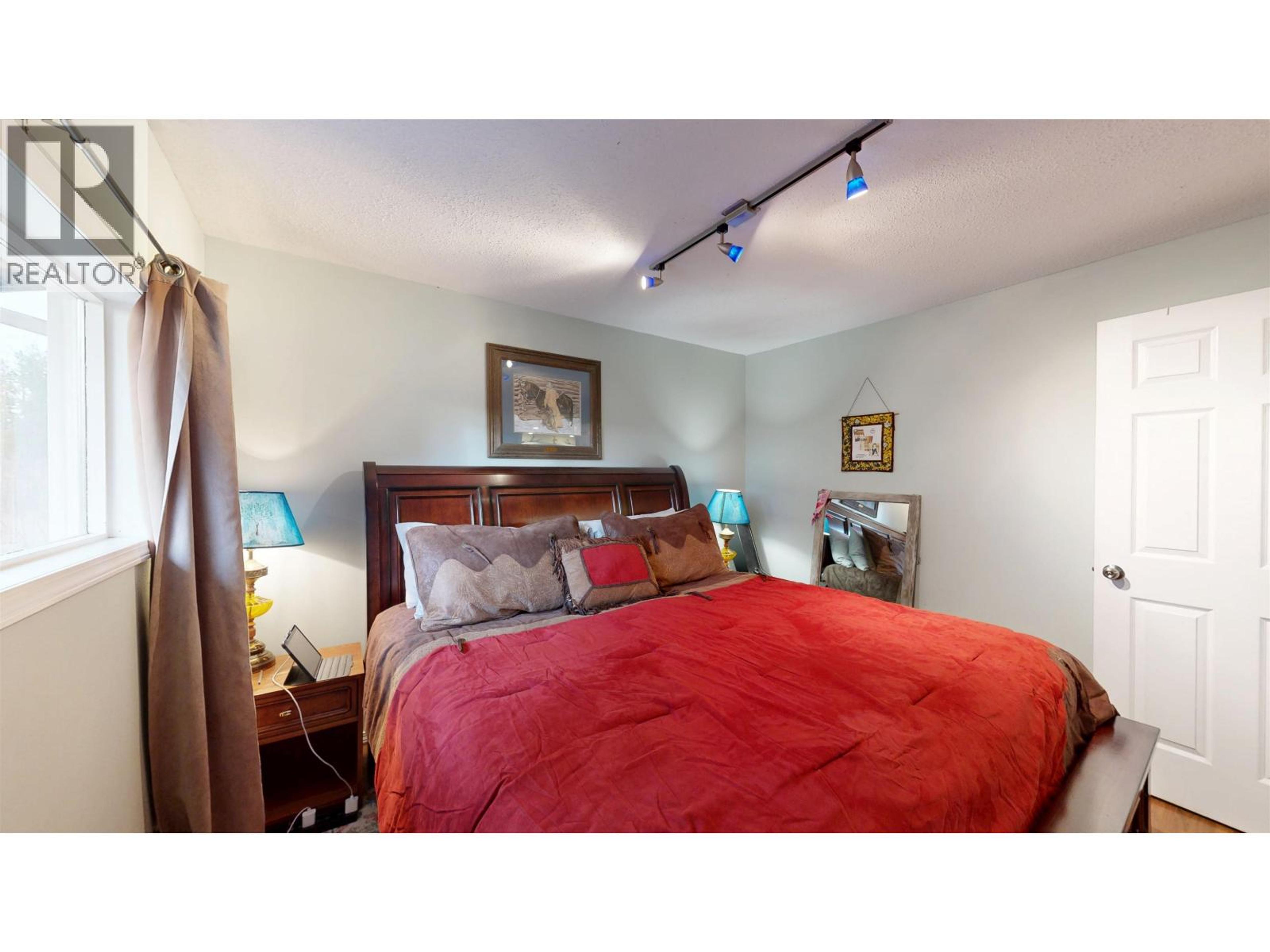 3743 EMERALD CRESCENT - 26