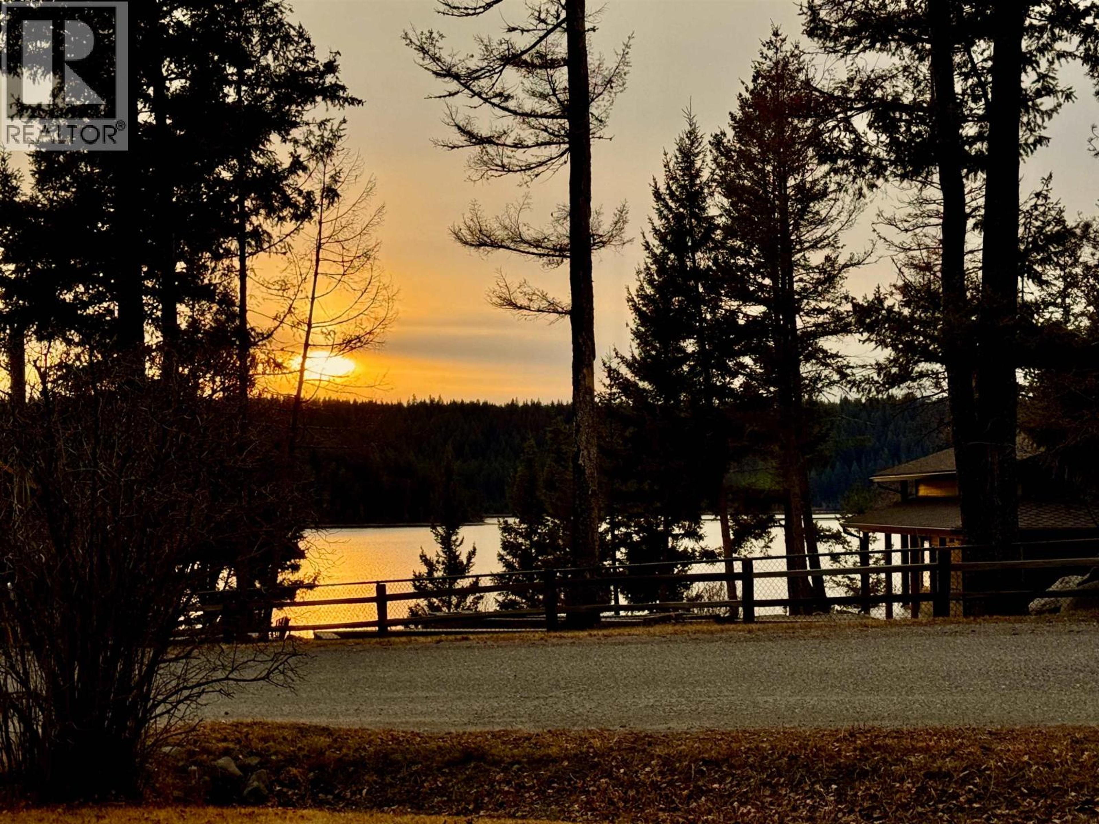 3743 EMERALD CRESCENT - 5