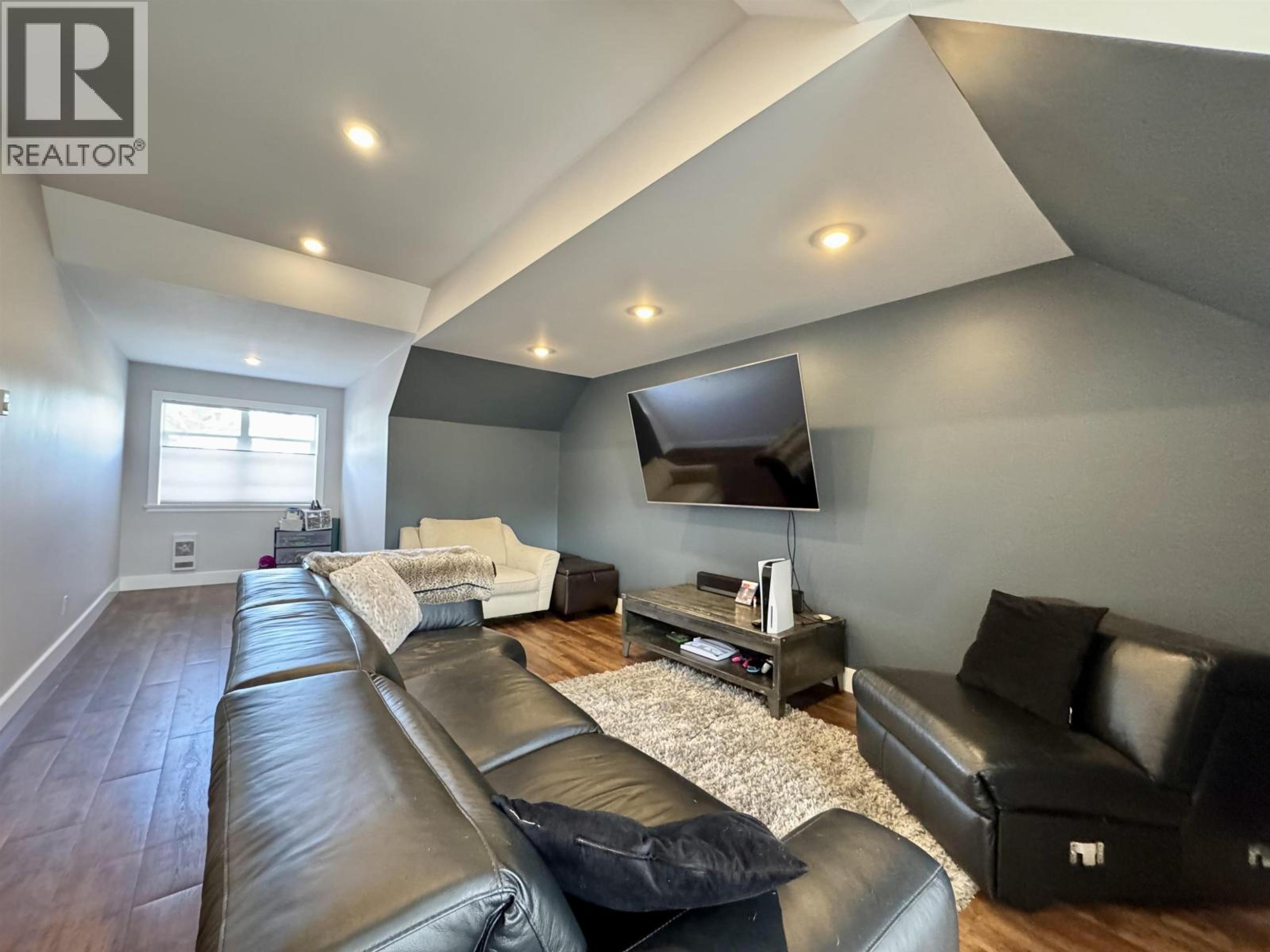 1005 EDWARD AVENUE - 20