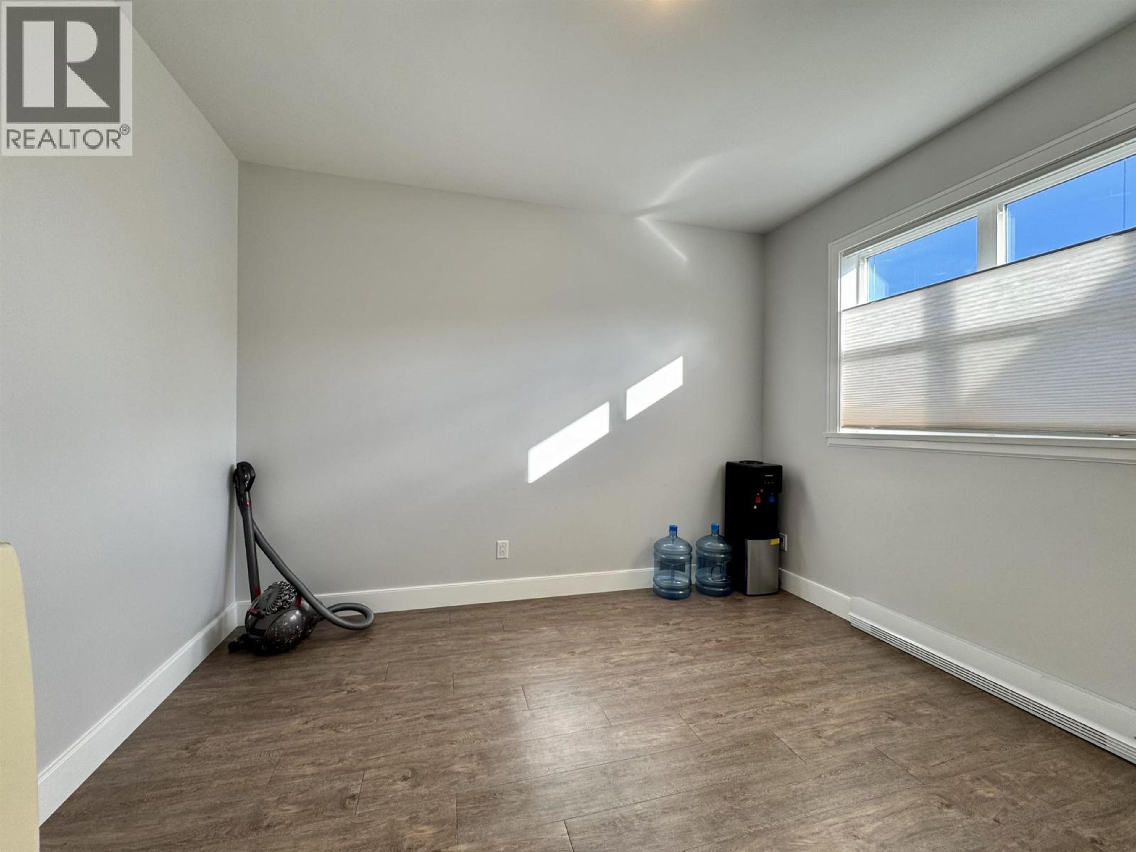 1005 EDWARD AVENUE - 17