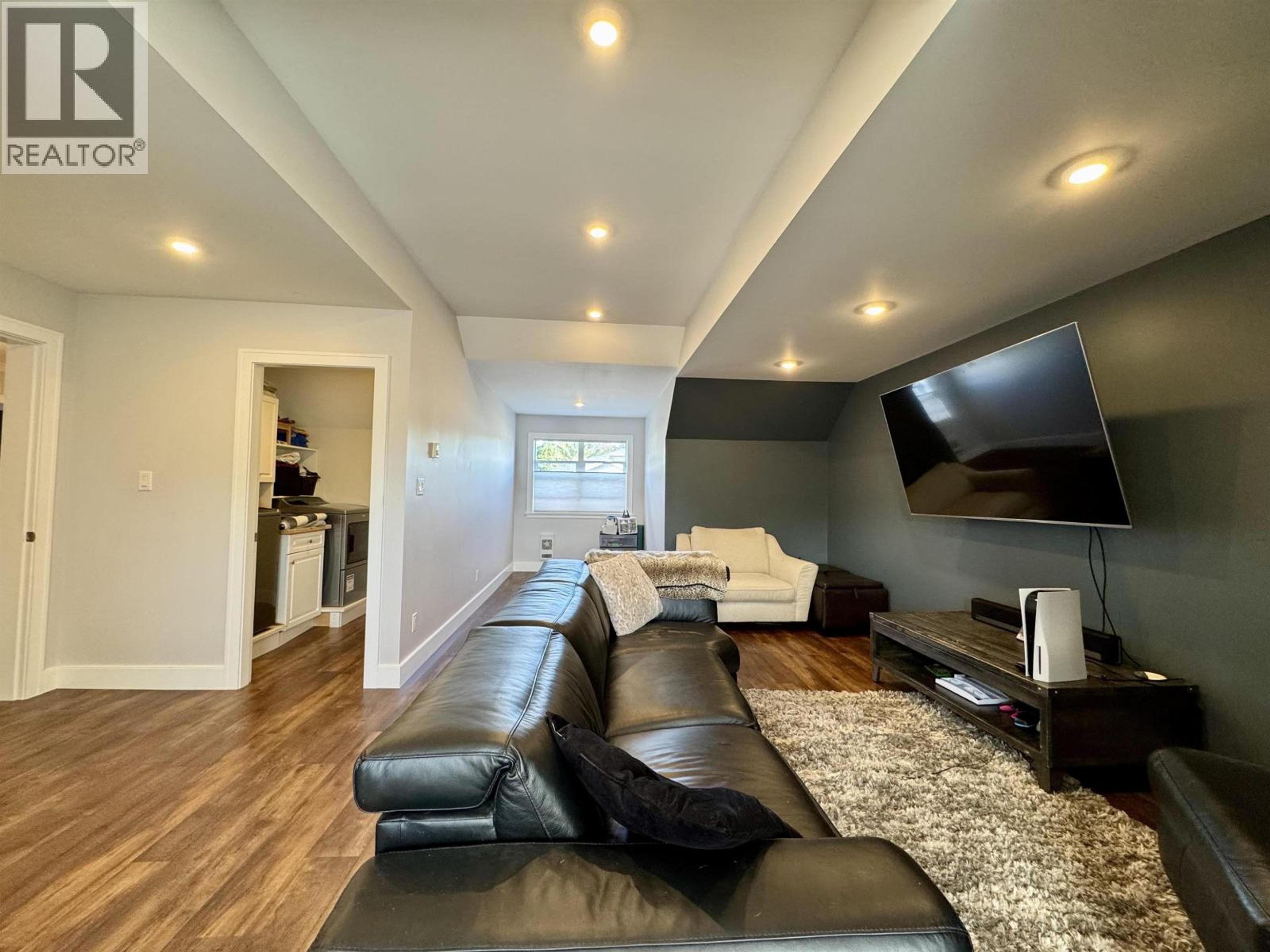 1005 EDWARD AVENUE - 22