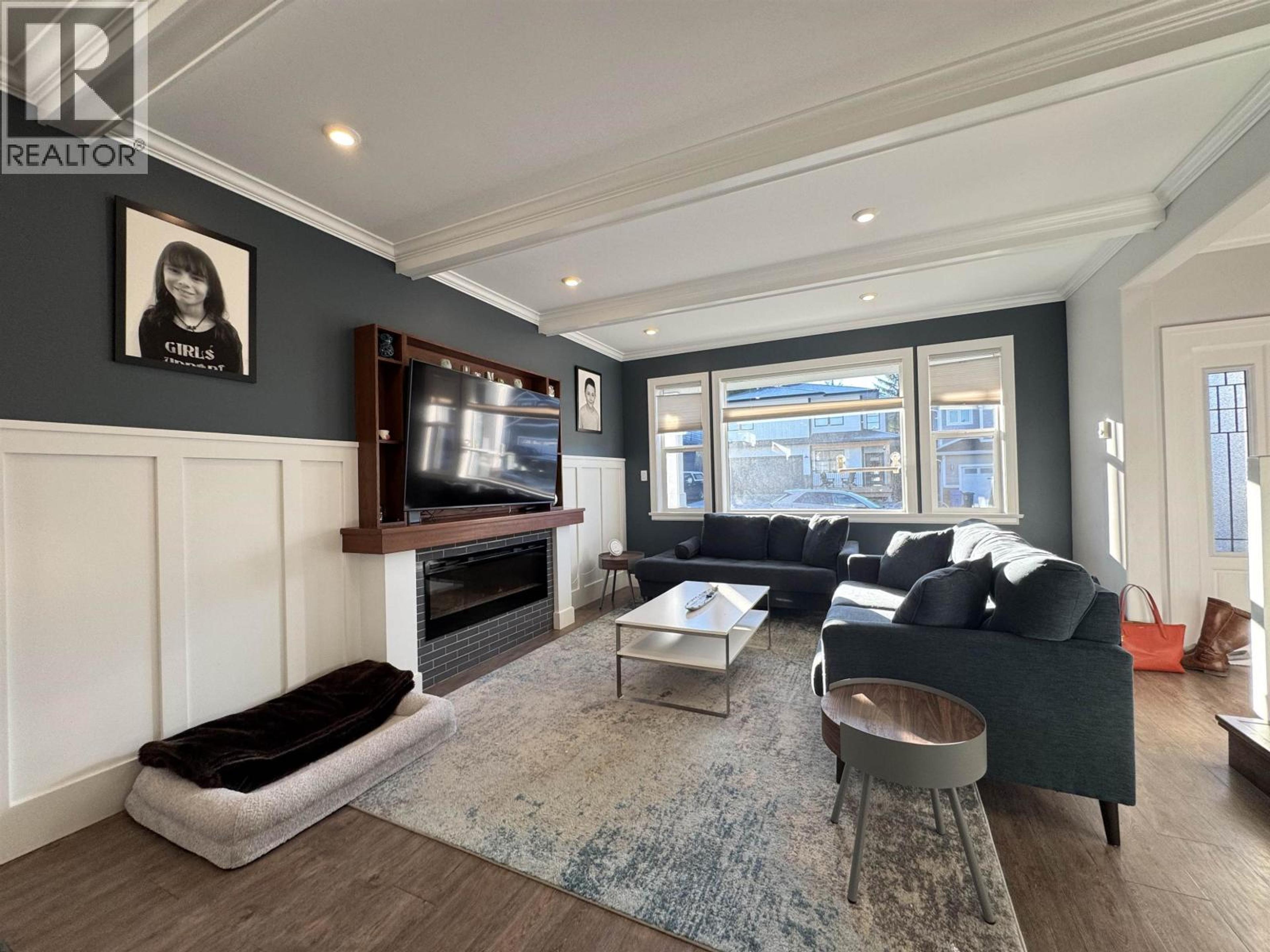 1005 EDWARD AVENUE - 7