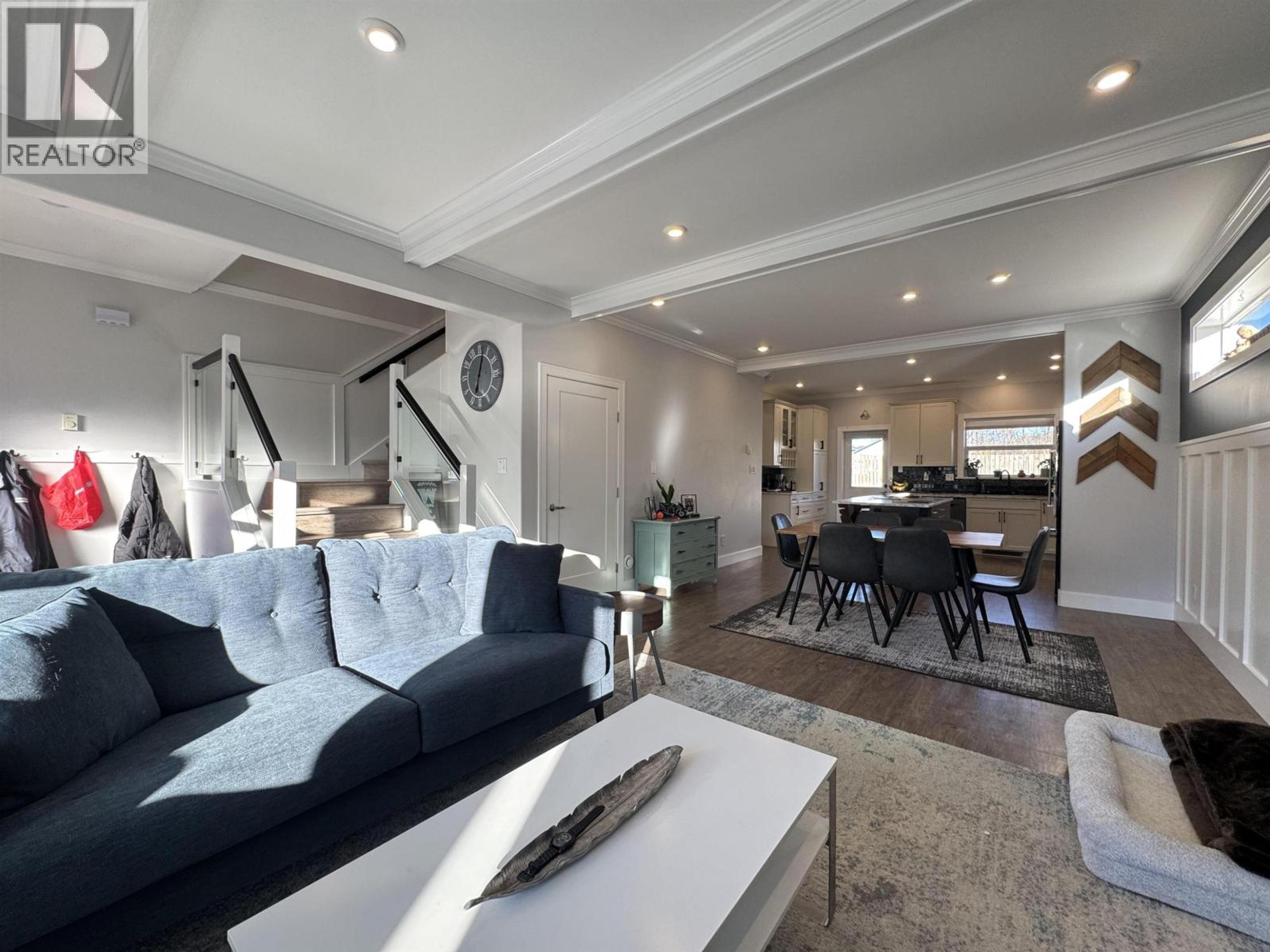 1005 EDWARD AVENUE - 11