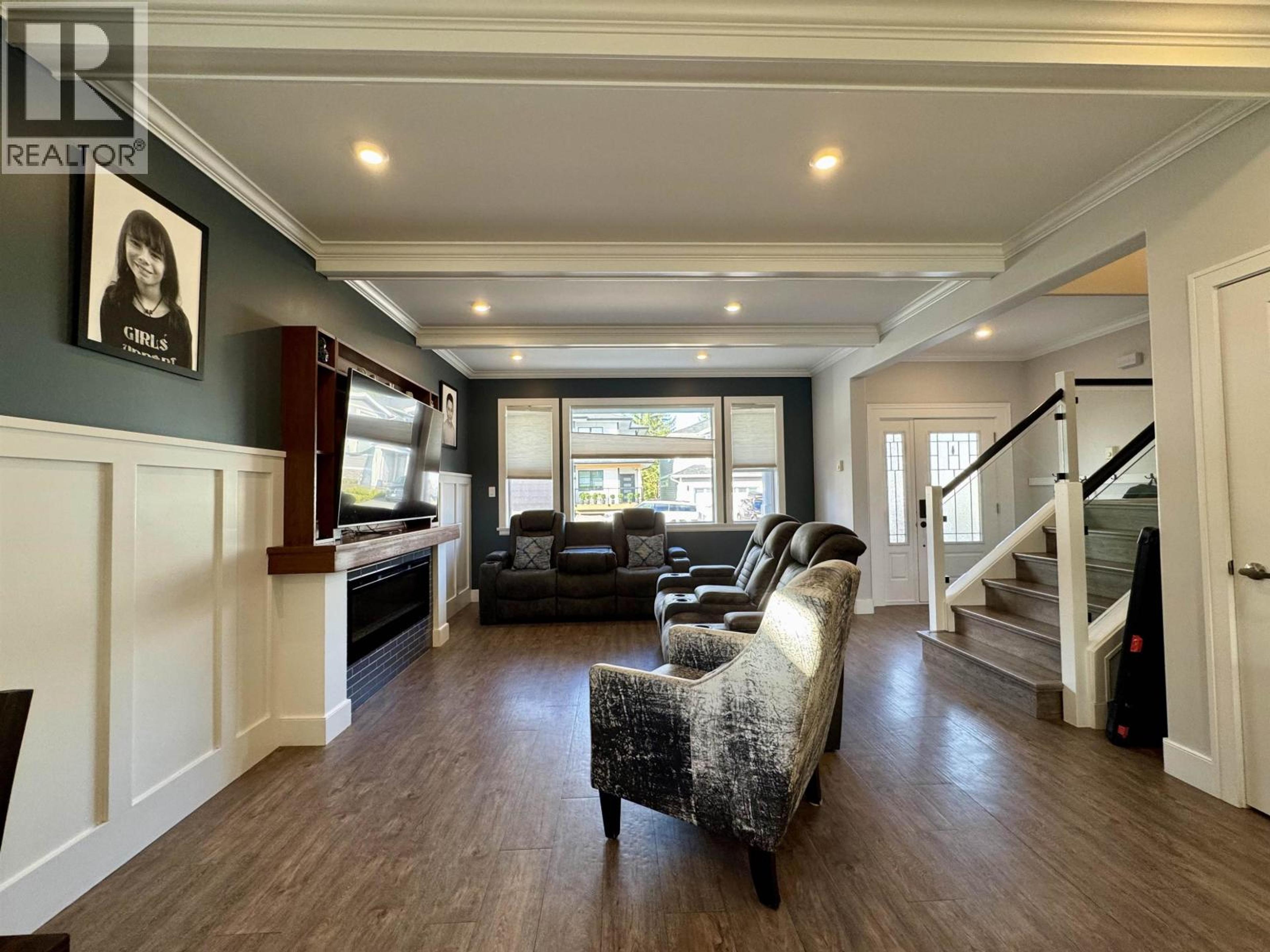 1005 EDWARD AVENUE - 4