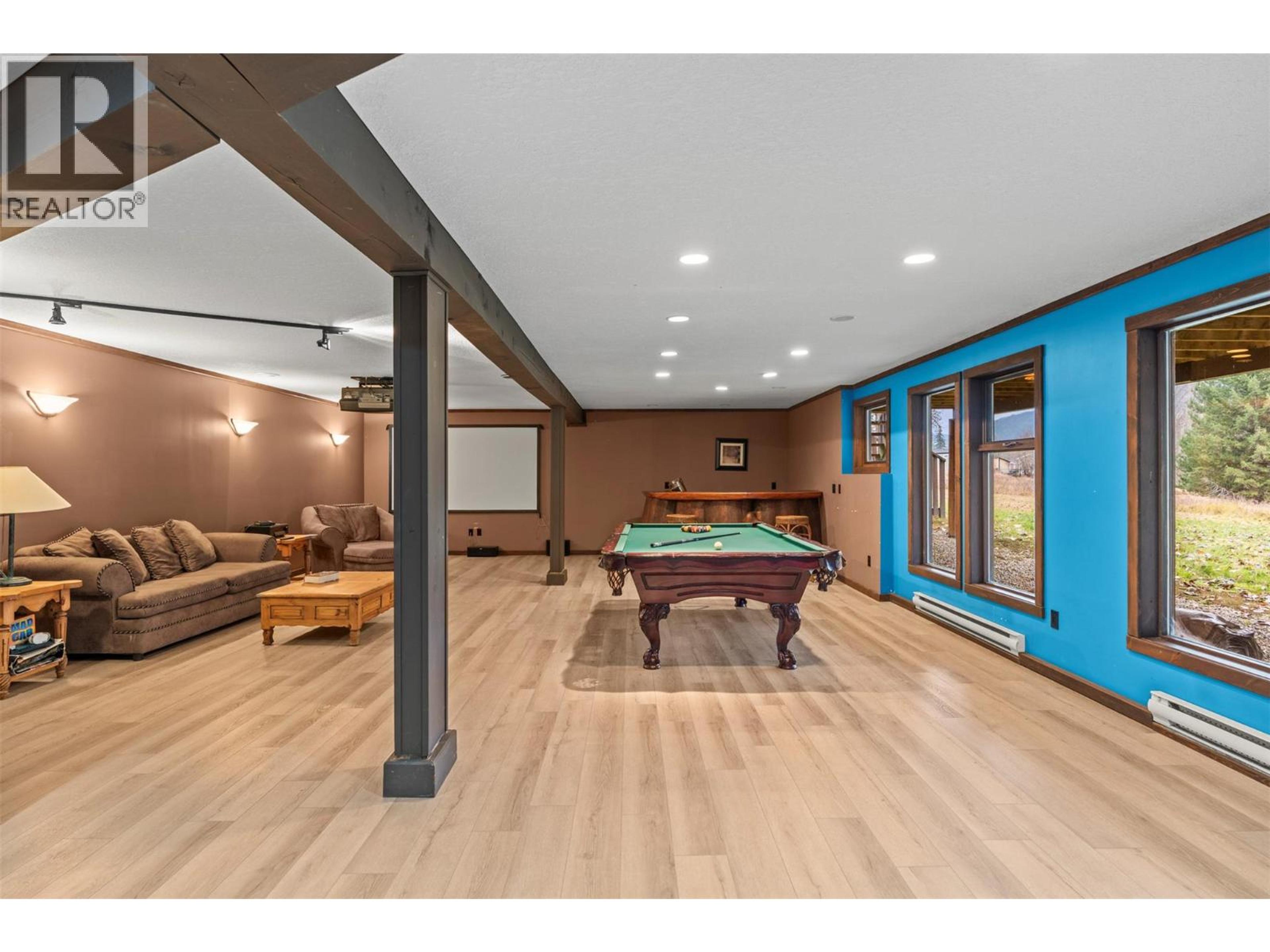 1703 HILLIER ROAD - 33