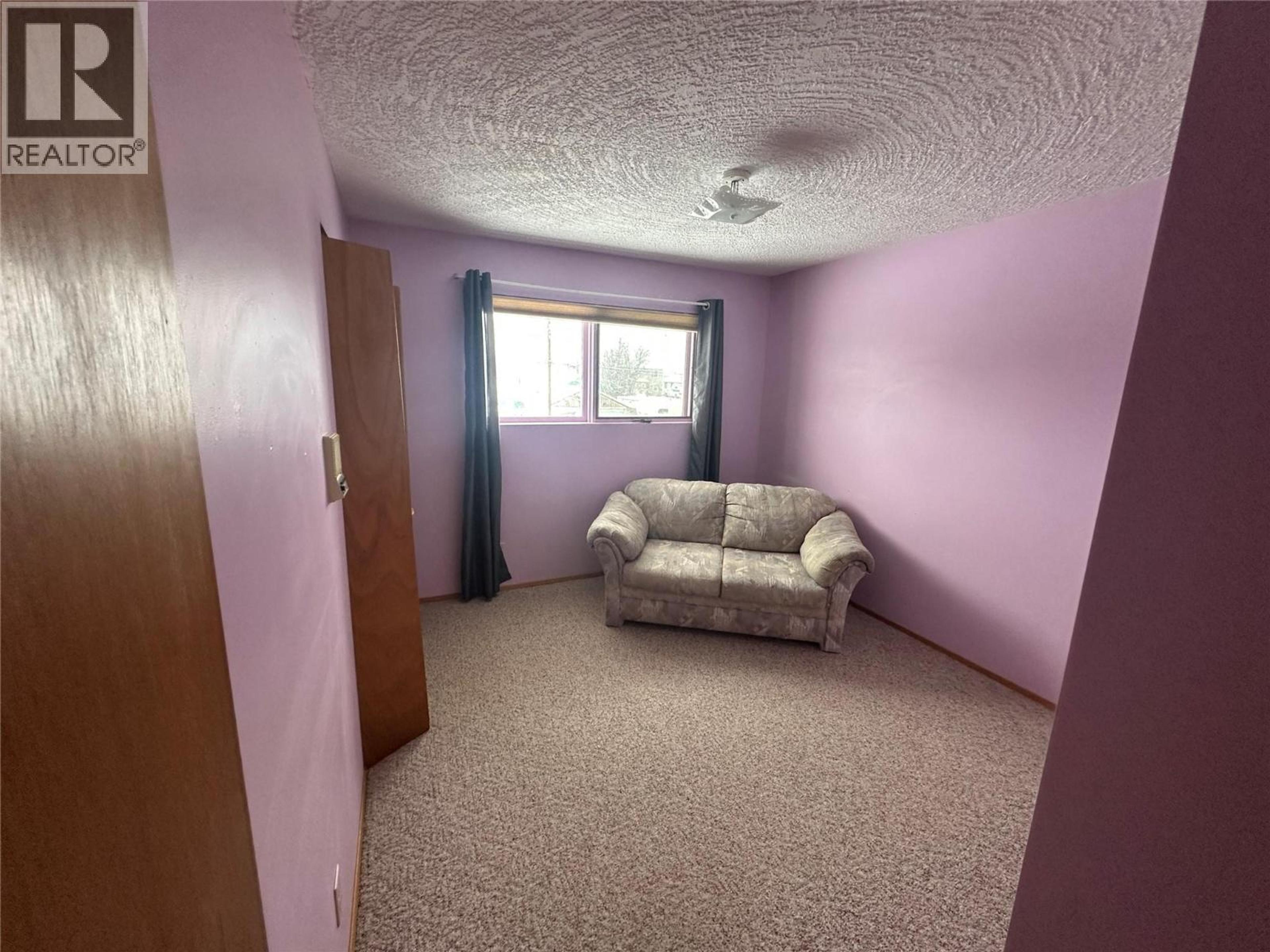 1424 106 AVENUE - 15