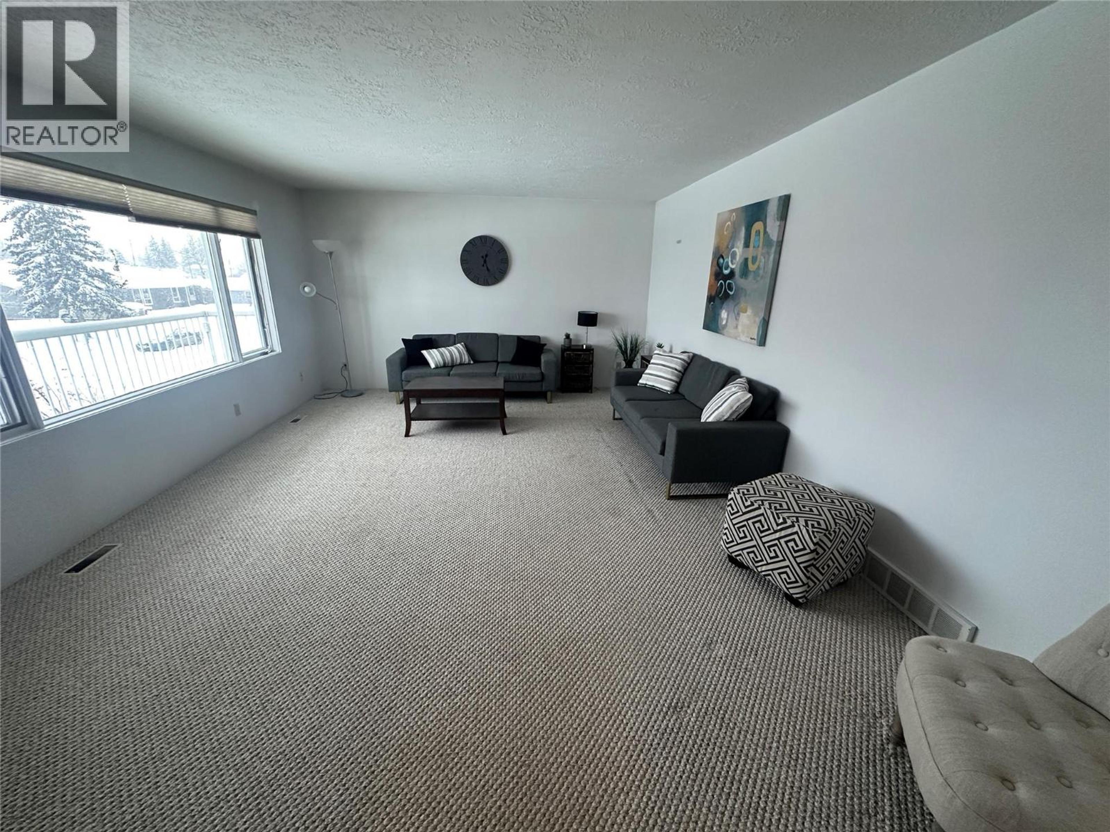 1424 106 AVENUE - Image 2