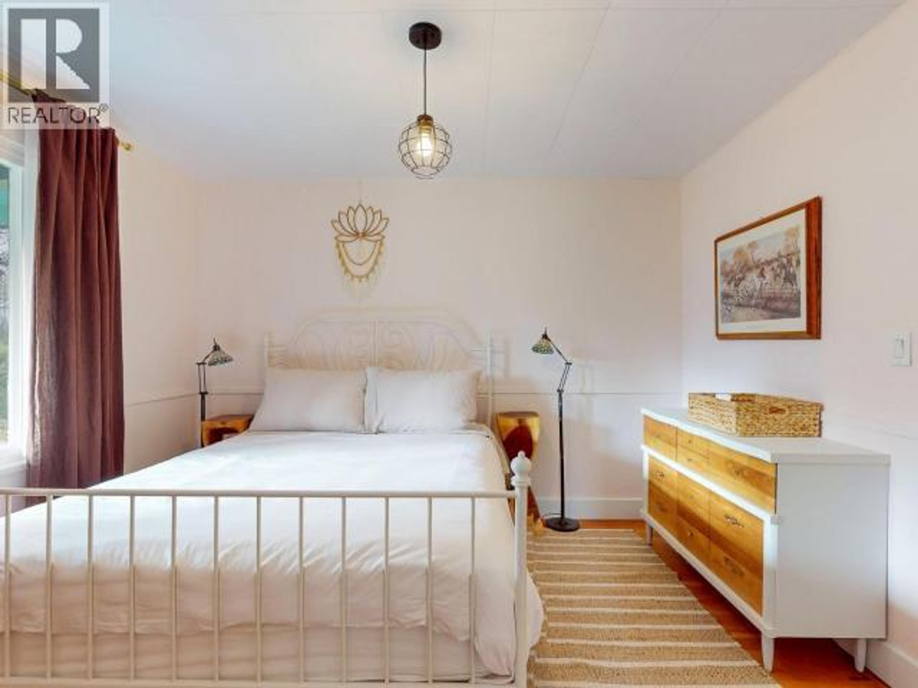 5875 FRASER STREET - 16