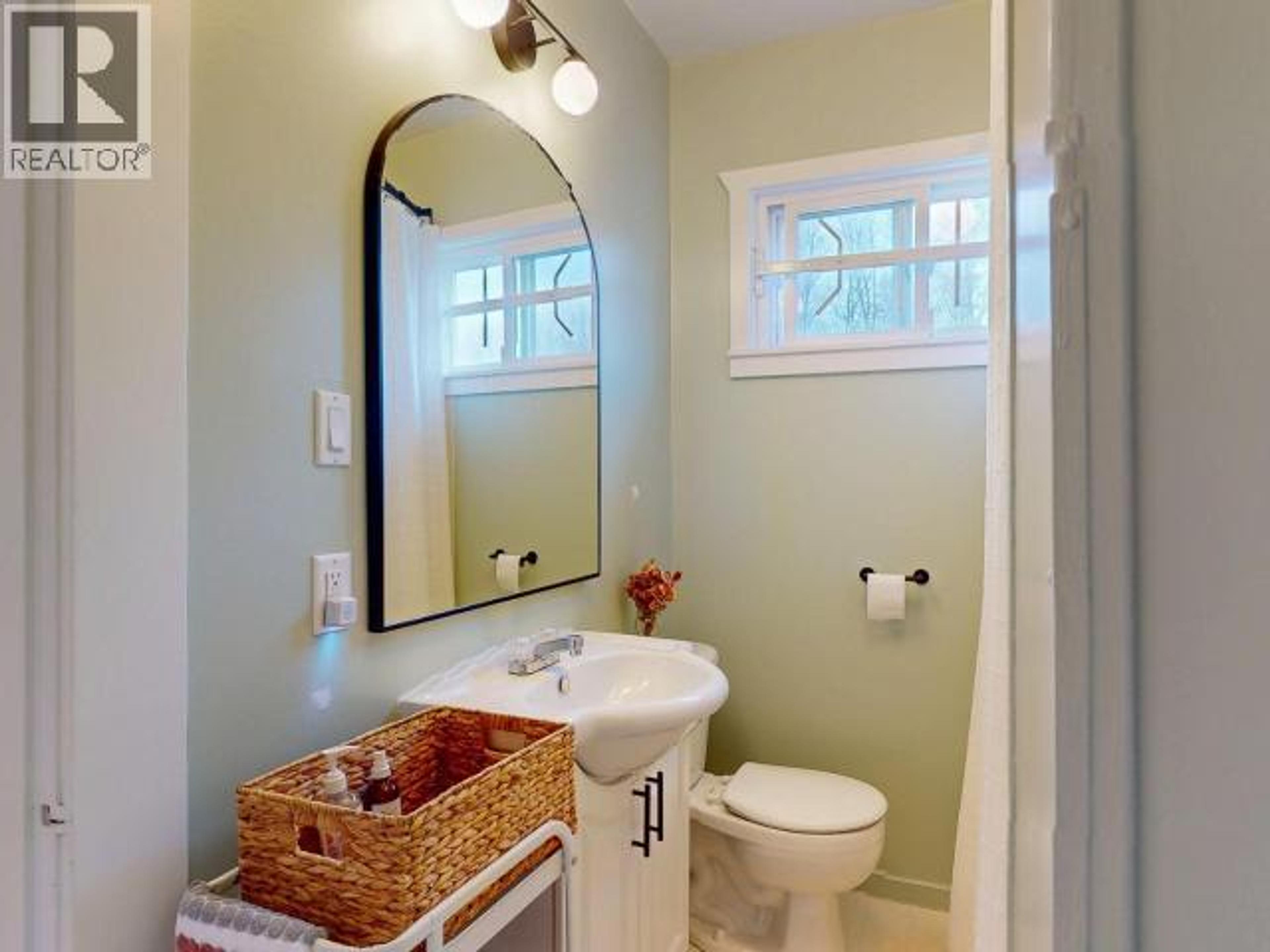 5875 FRASER STREET - 22