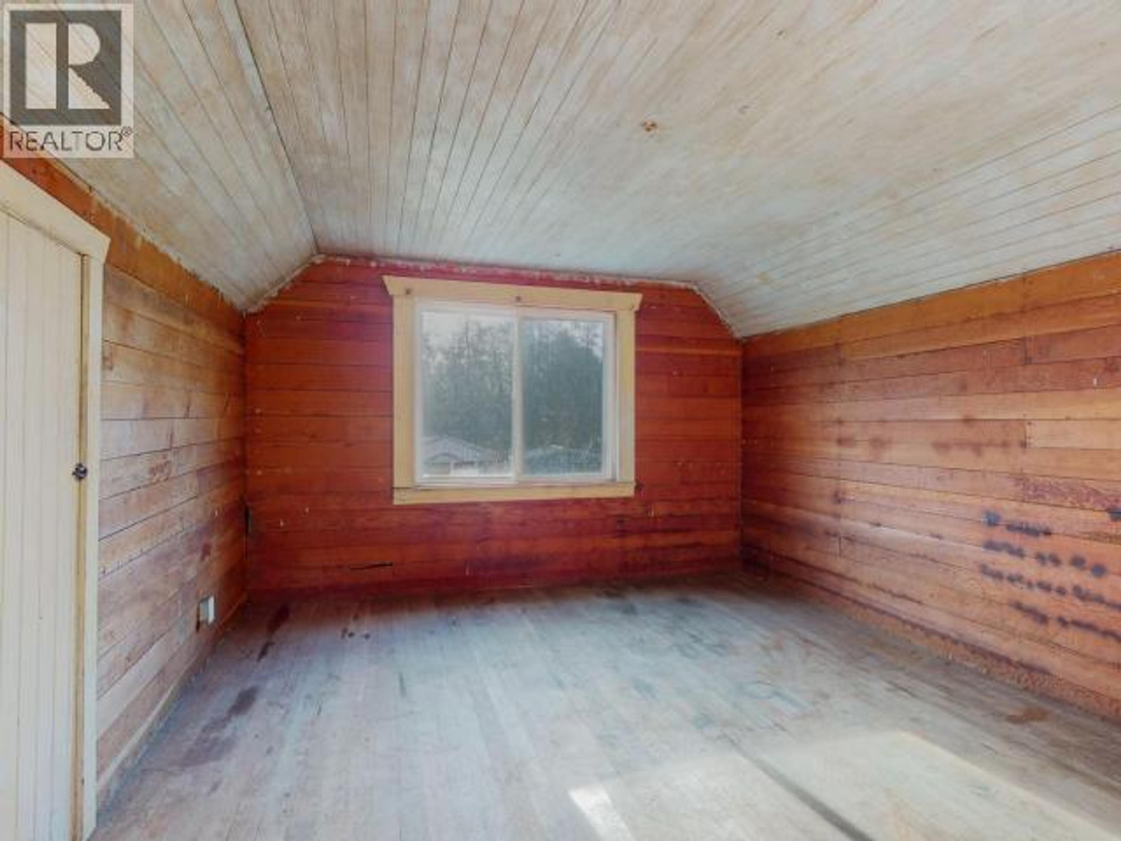 5875 FRASER STREET - 27