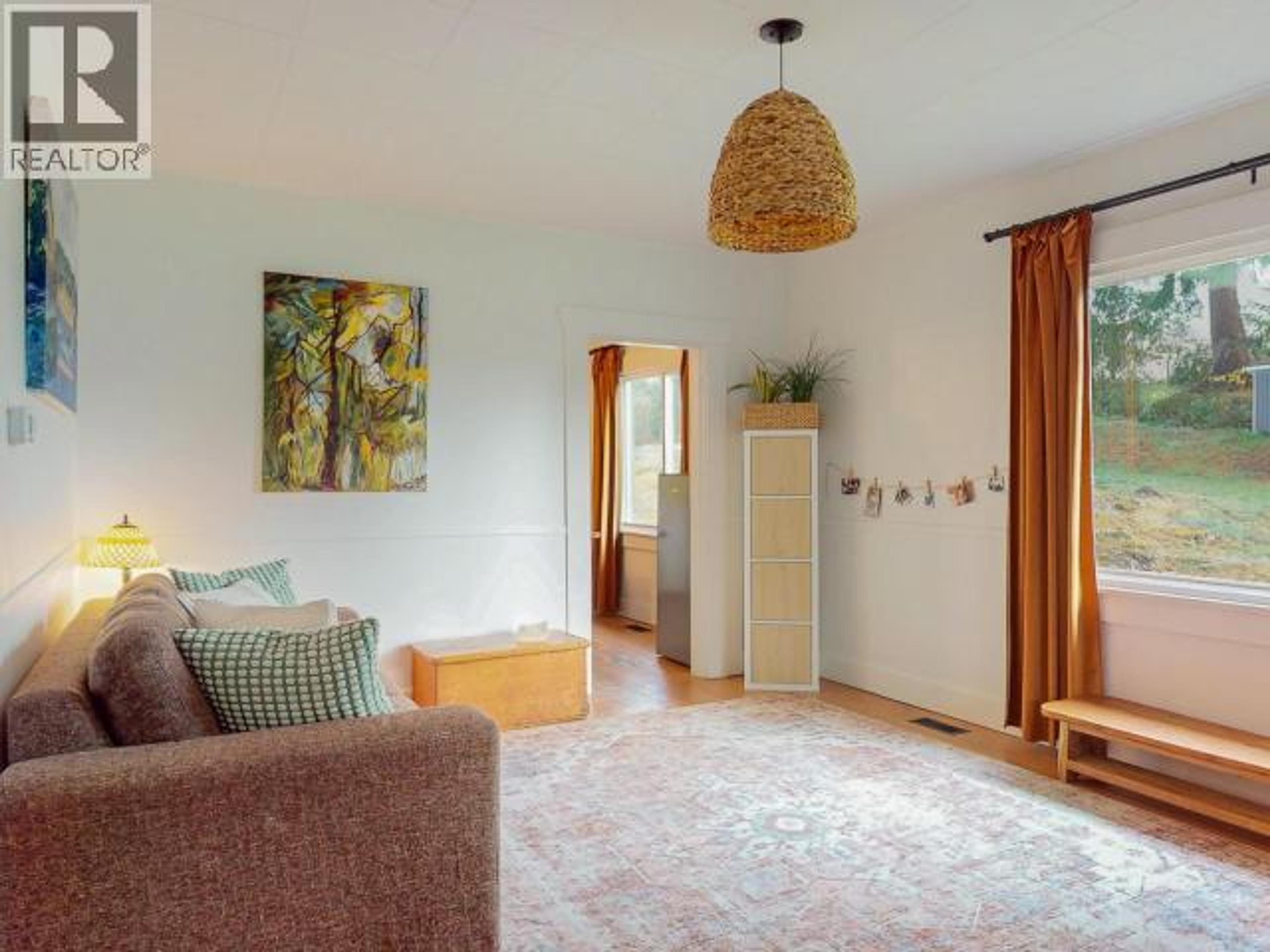 5875 FRASER STREET - 8