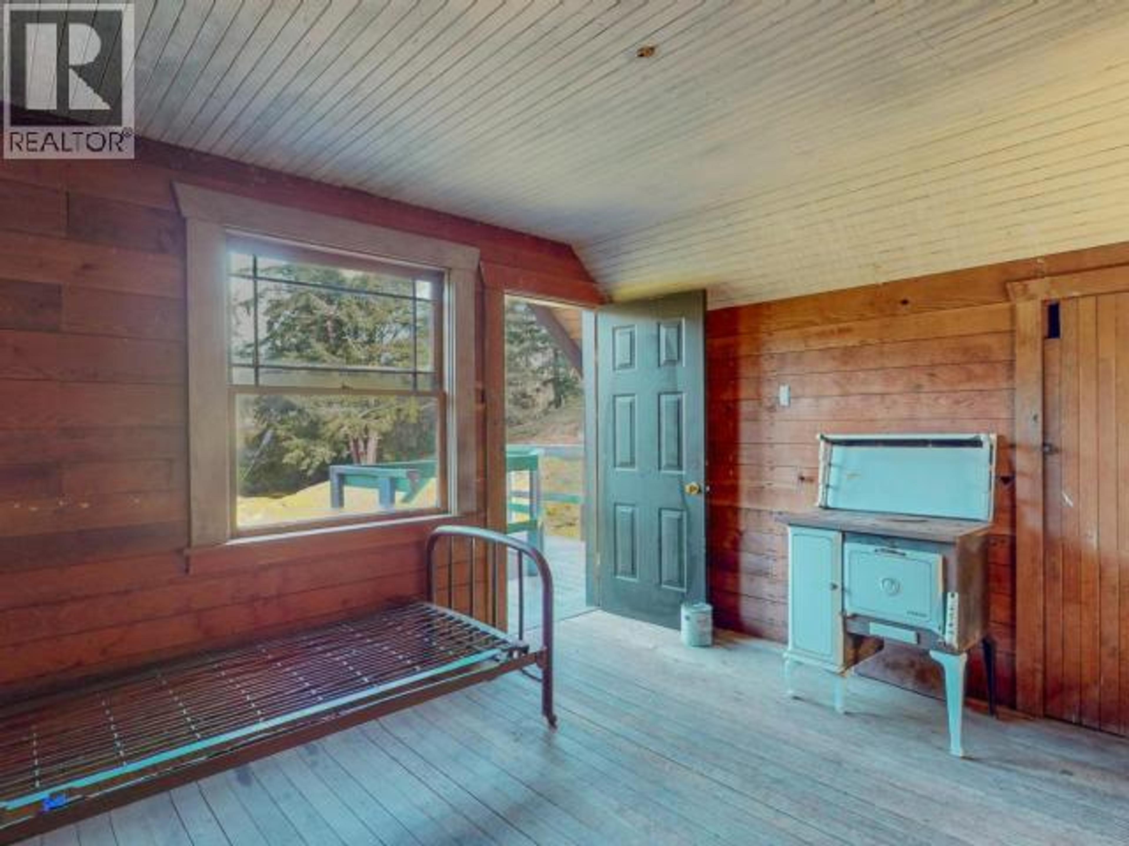 5875 FRASER STREET - 25