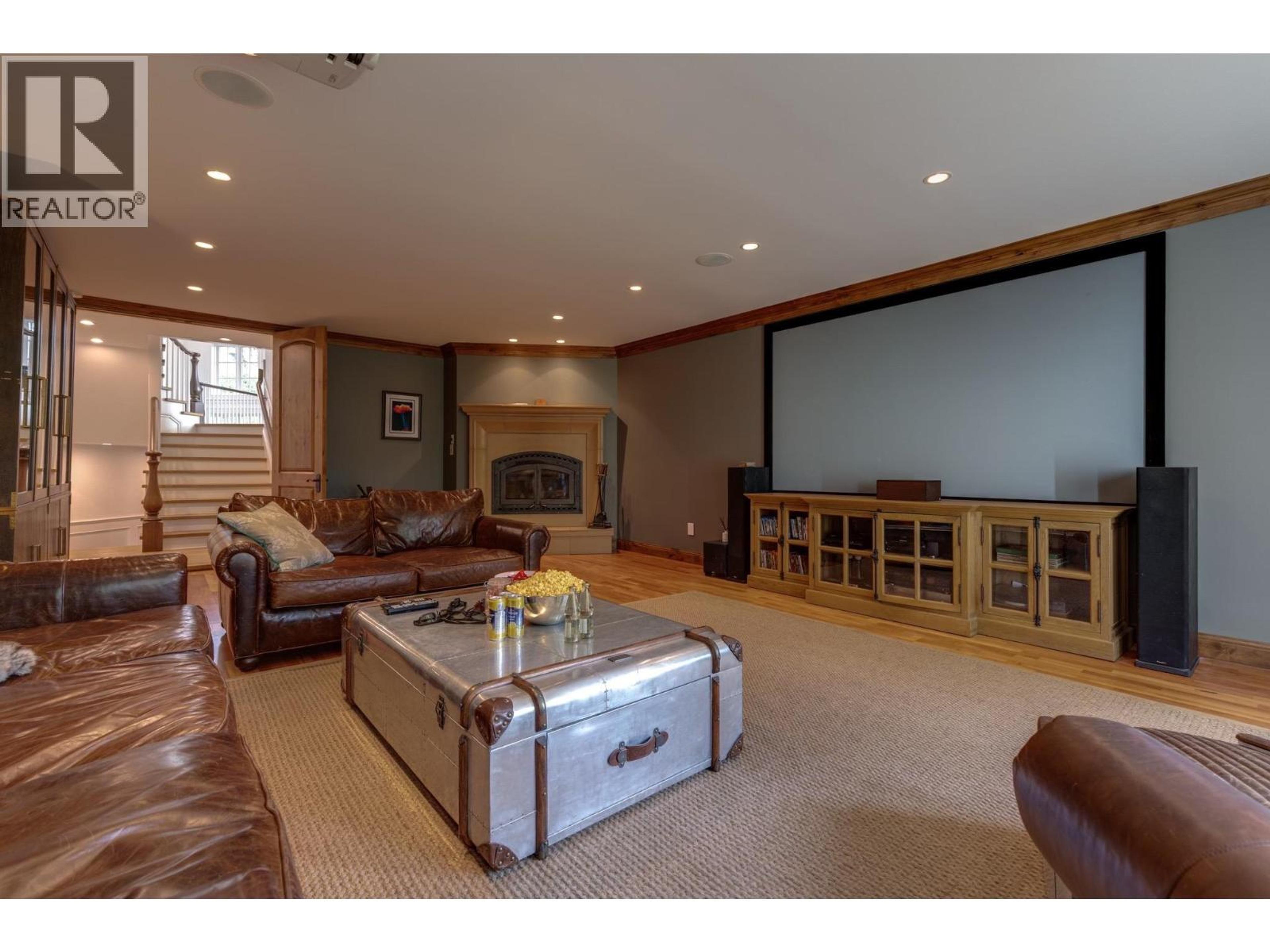 7015 BENCH DRIVE - 32