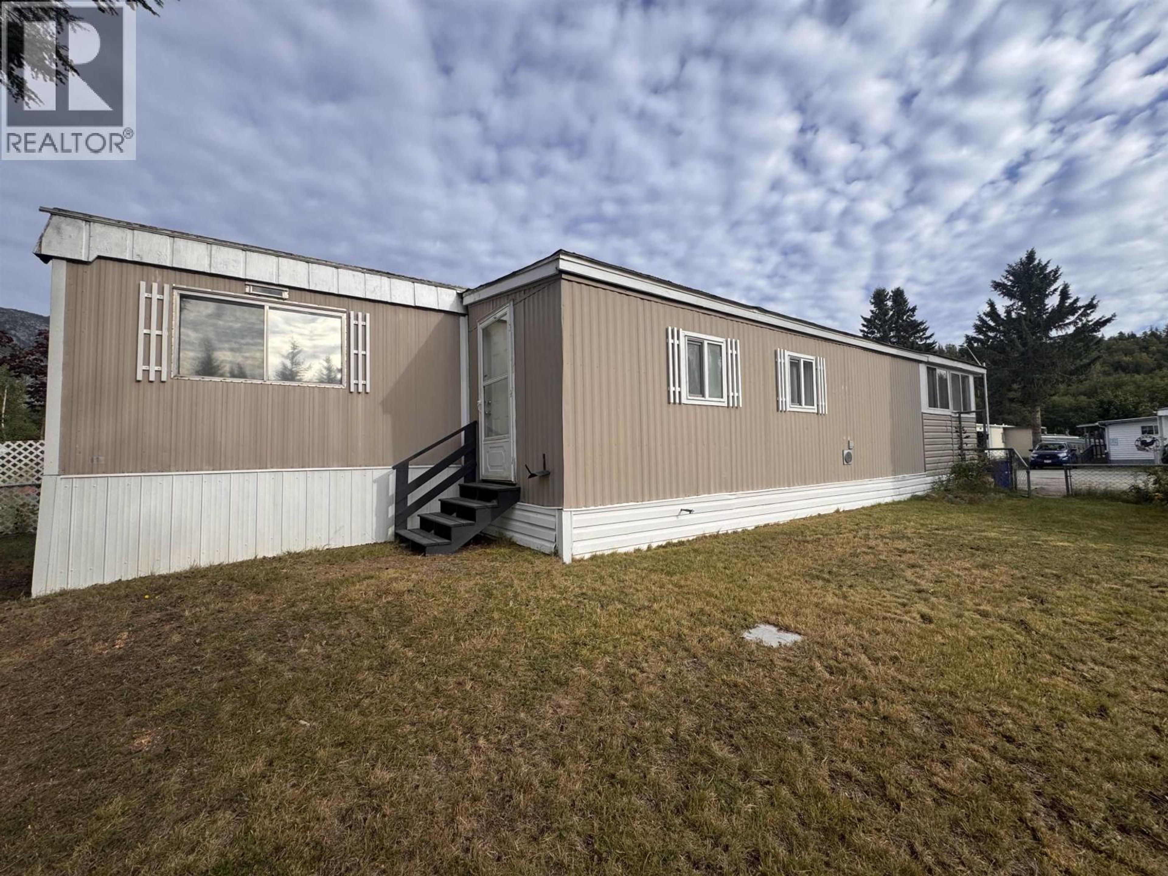 #1 3889 MULLER AVENUE - 23