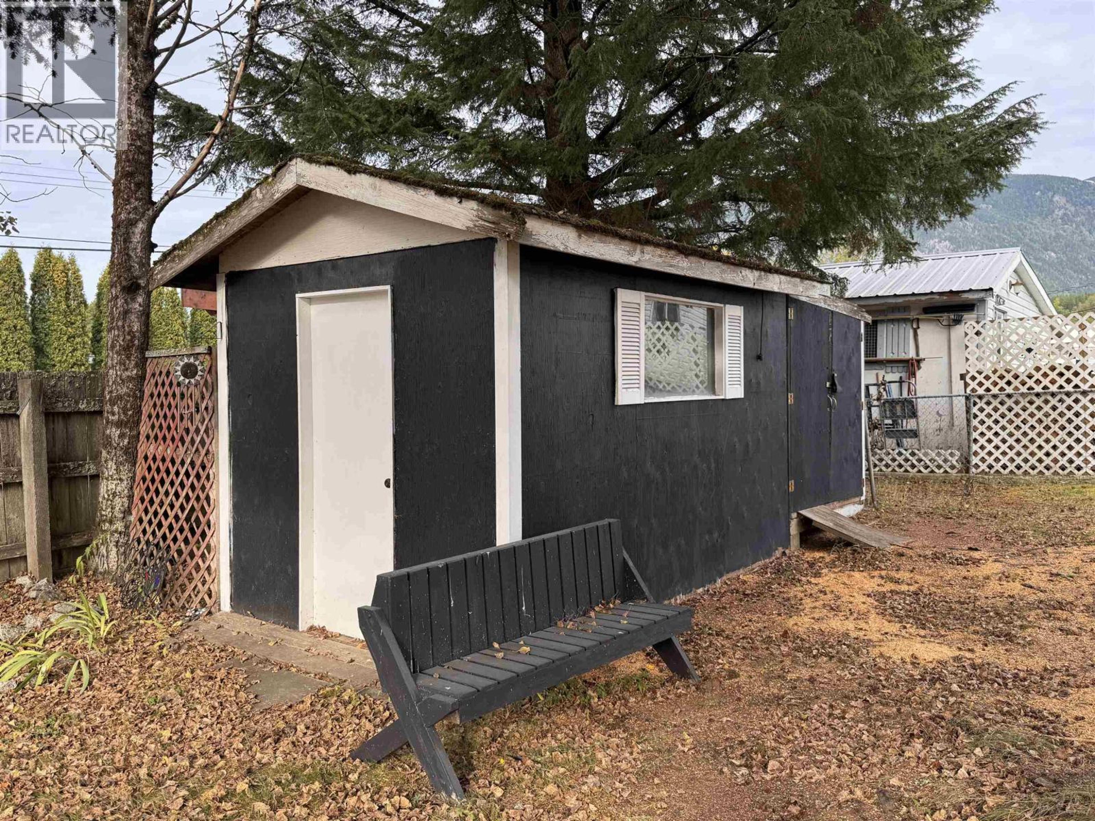 #1 3889 MULLER AVENUE - 26