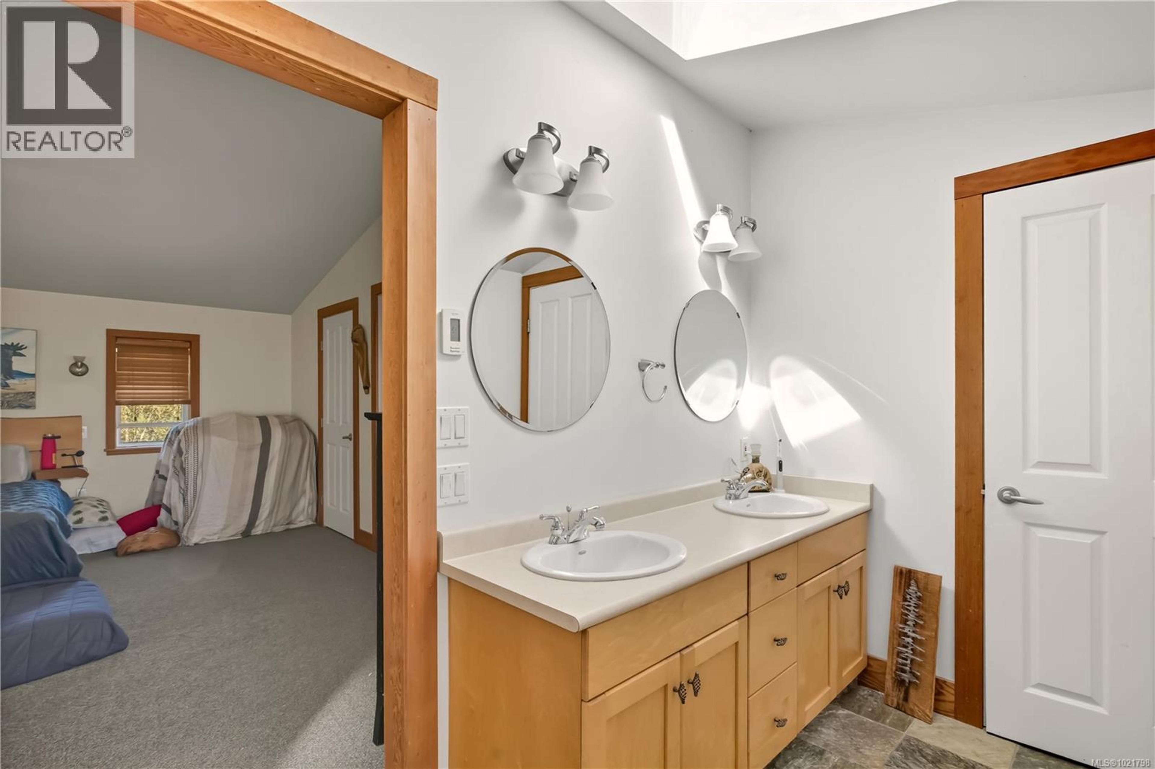 978 PENINSULA RD - 16