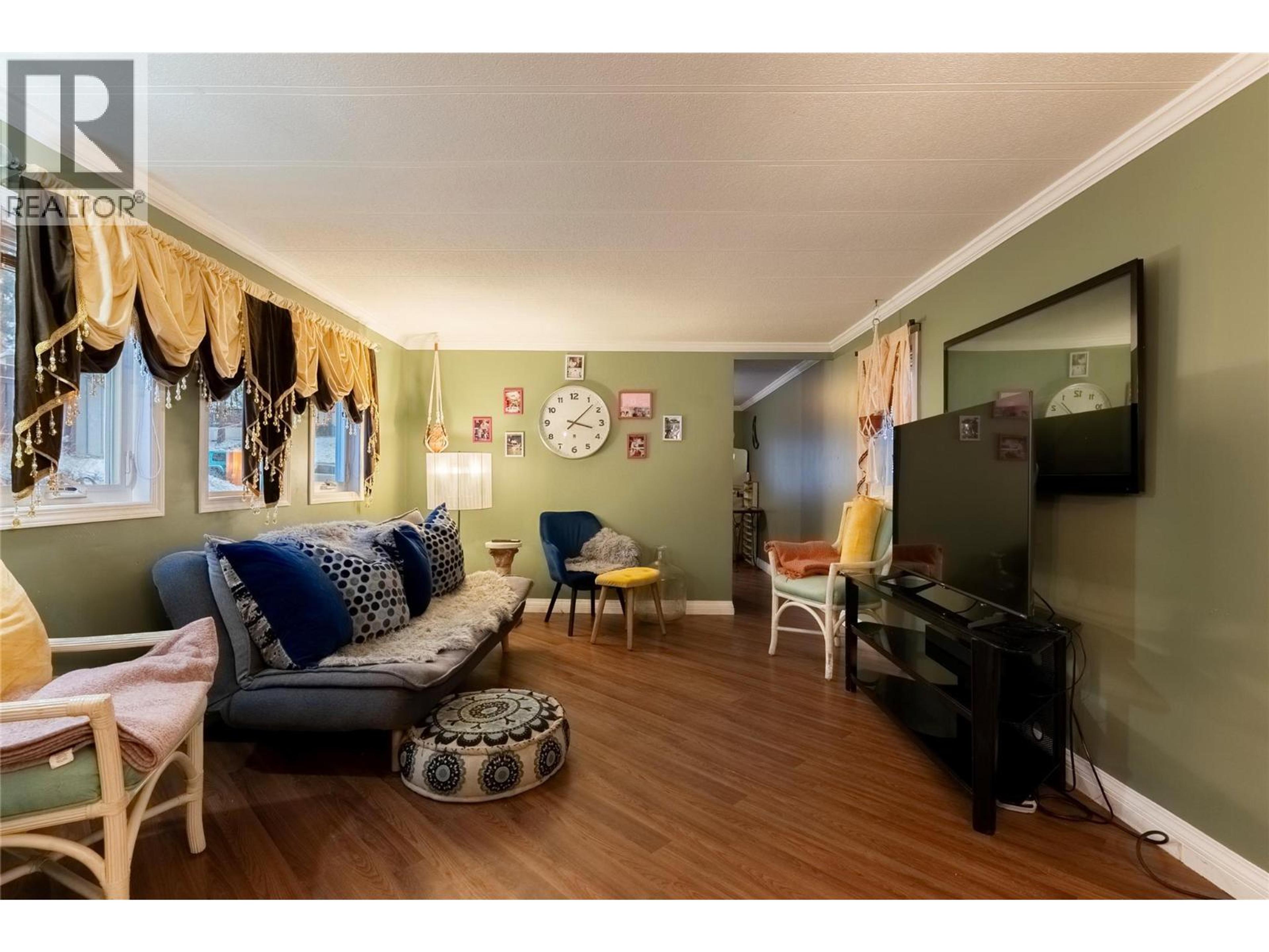 2 TOPAZ CRESCENT - Main Image